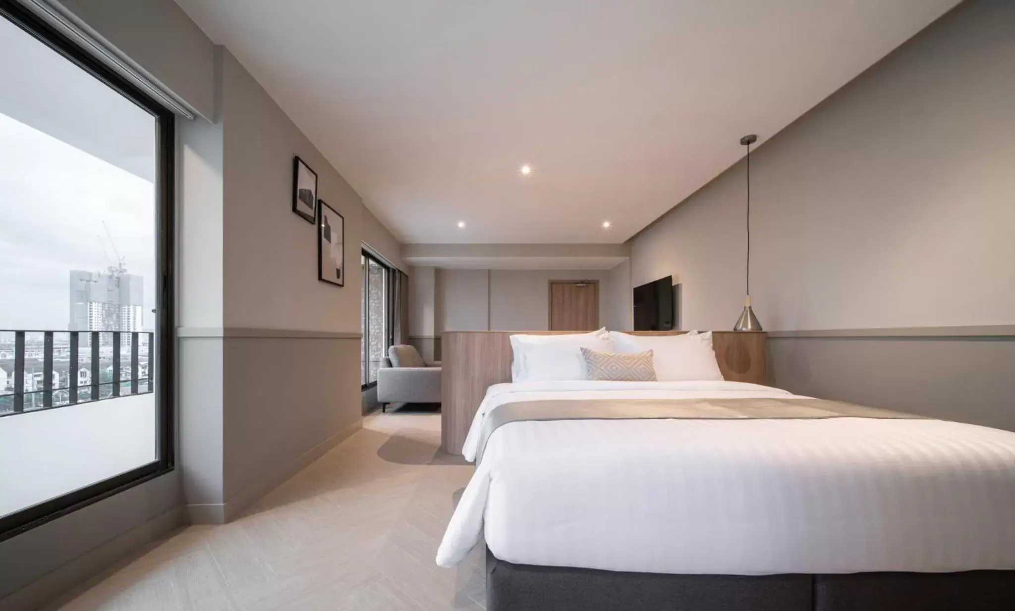 Deluxe Corner Room in GLOW Sukhumvit 71 Deluxe Corner Room in GLOW Sukhumvit 71