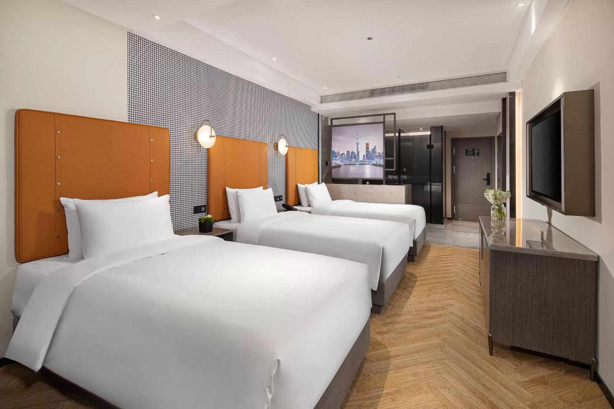 Photo of the whole room, Bed in Kasion Pugis Hotel