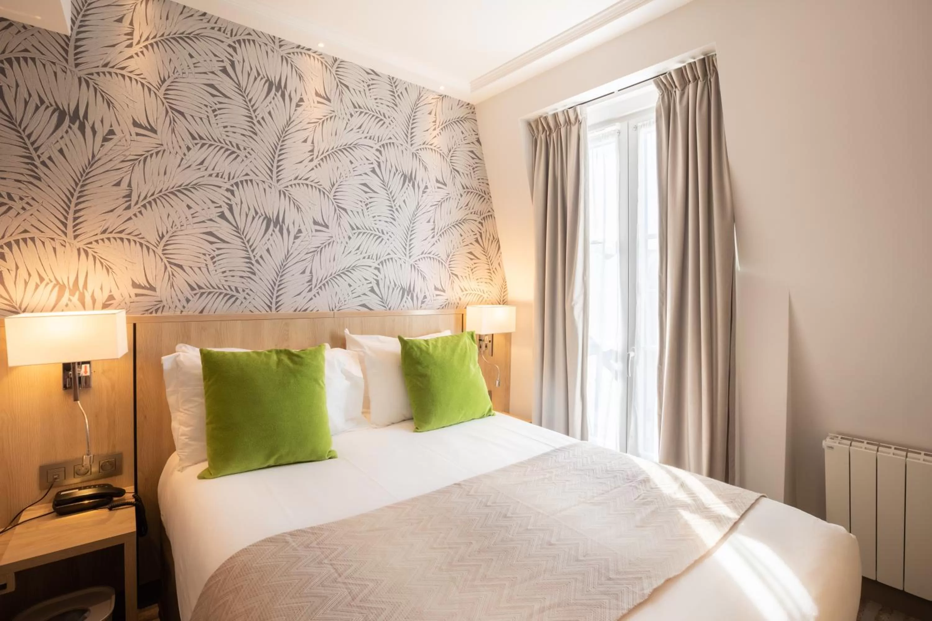 Bed in Prince Albert Lyon Bercy