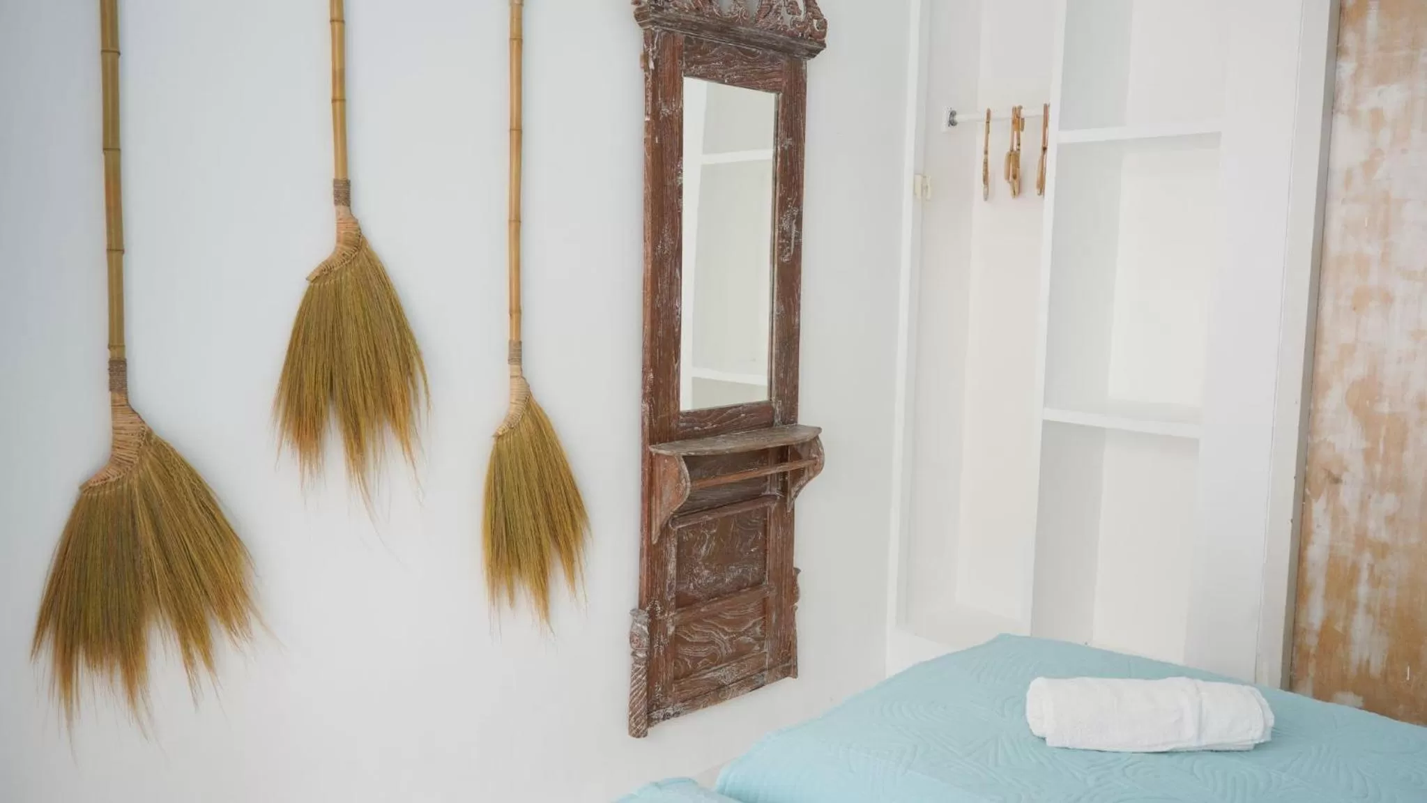 Photo of the whole room, Bed in The White Bay