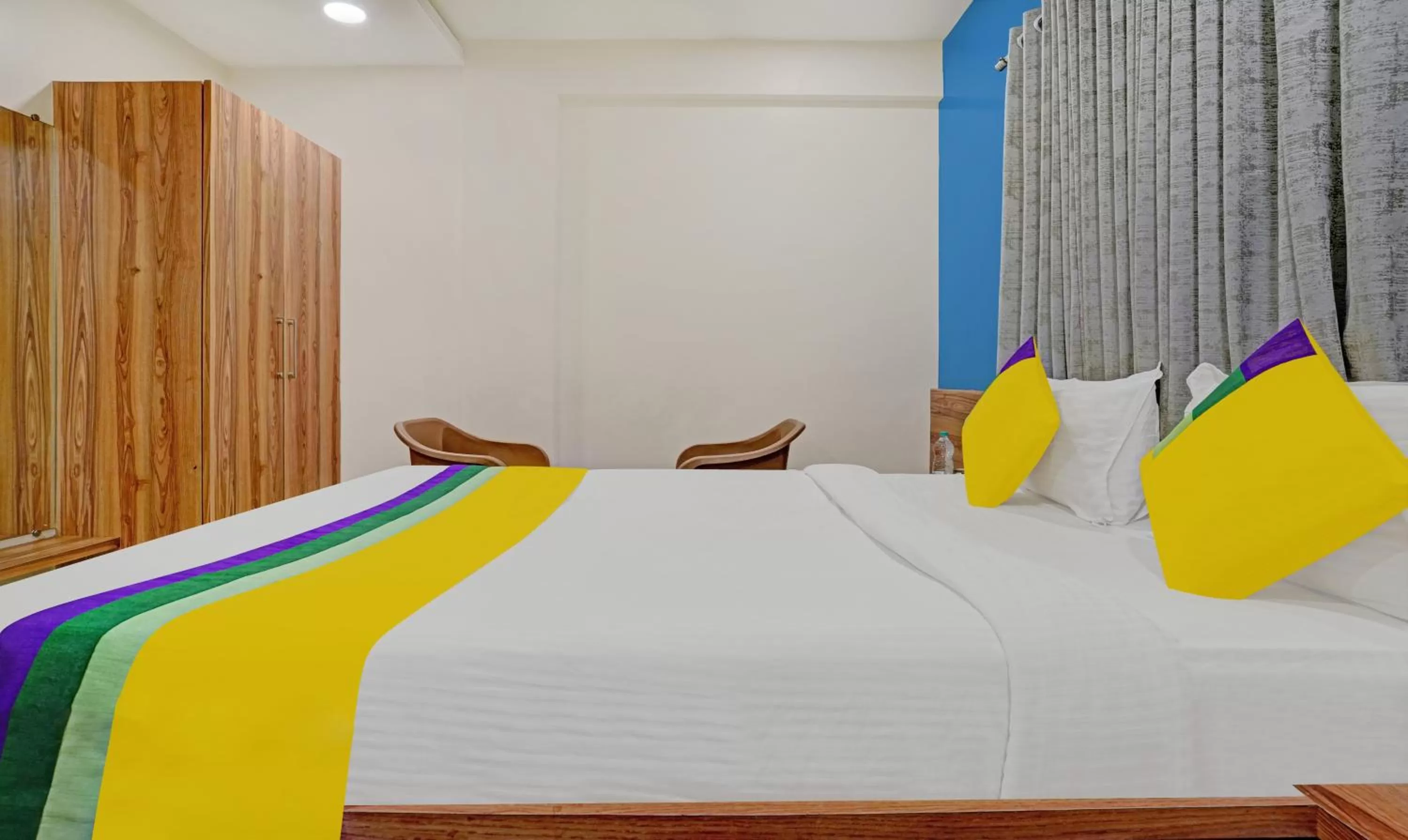 Bedroom, Bed in Itsy By Treebo - Radhika Ex