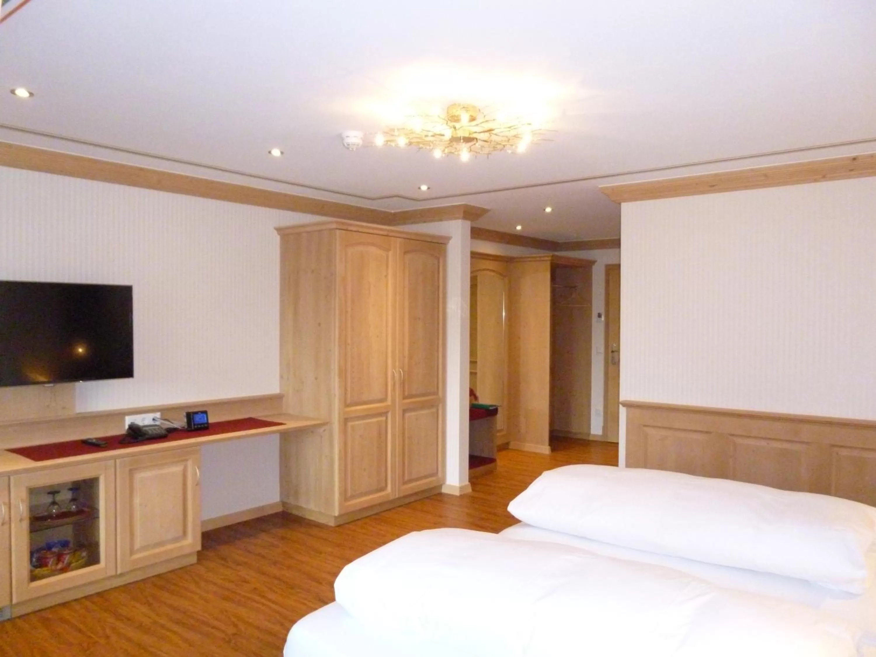 Photo of the whole room, Bed in Hotel Schwarzwald-Gasthof Rößle