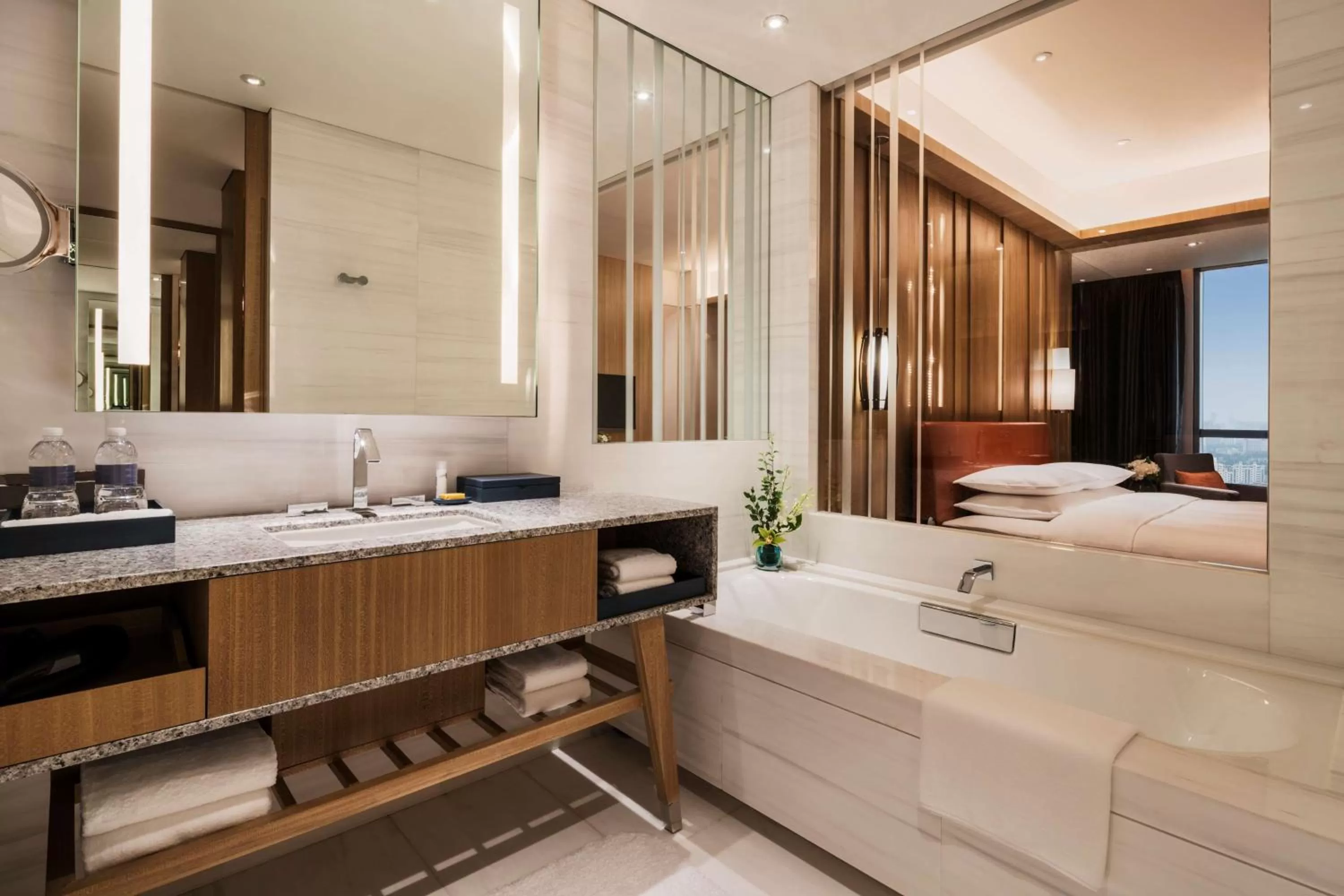 Bathroom, Bed in Hyatt Regency Shanghai Wujiaochang