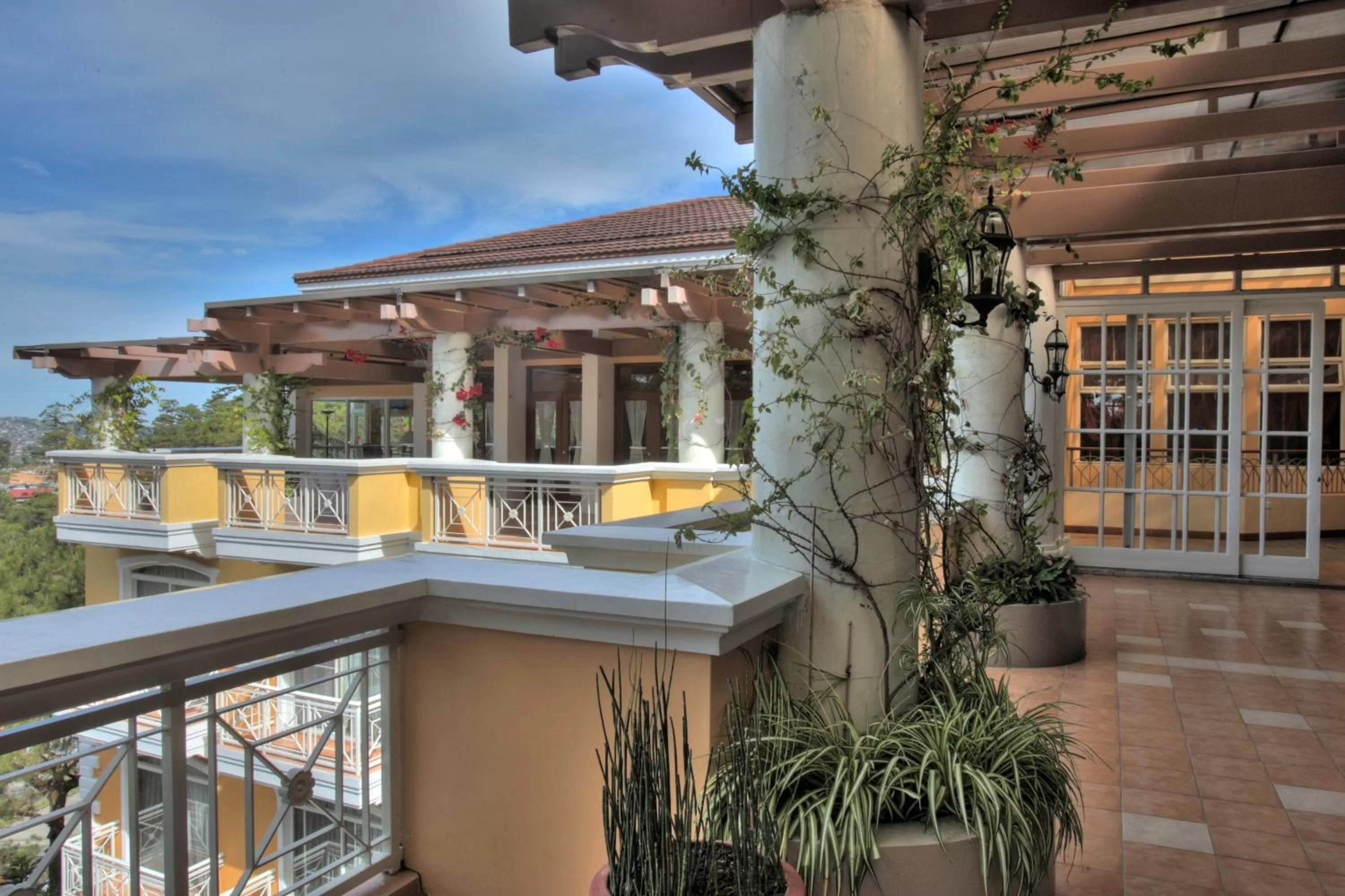 Day in Hotel Elizabeth - Baguio