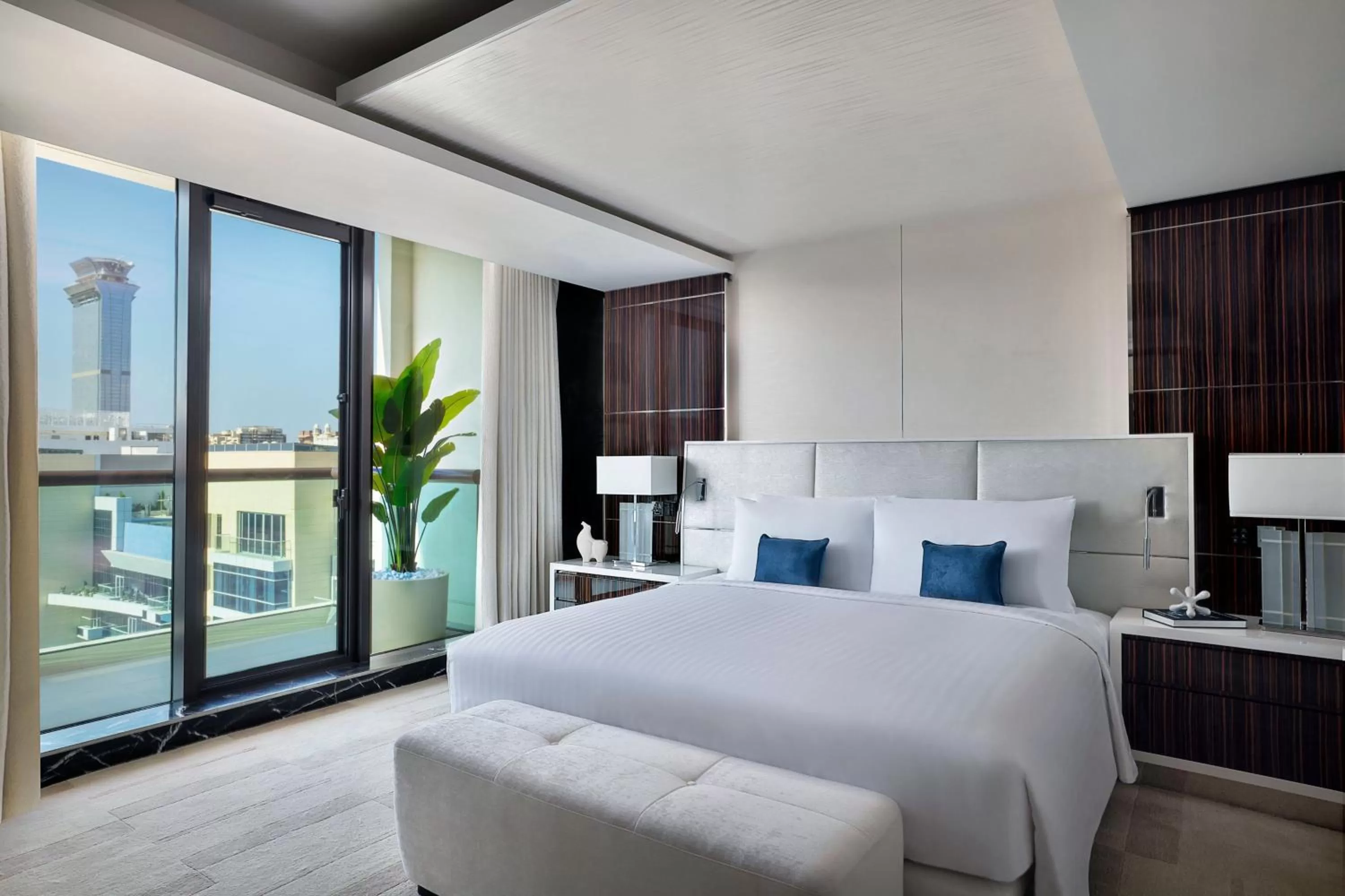 Photo of the whole room, Bed in Marriott Resort Palm Jumeirah, Dubai