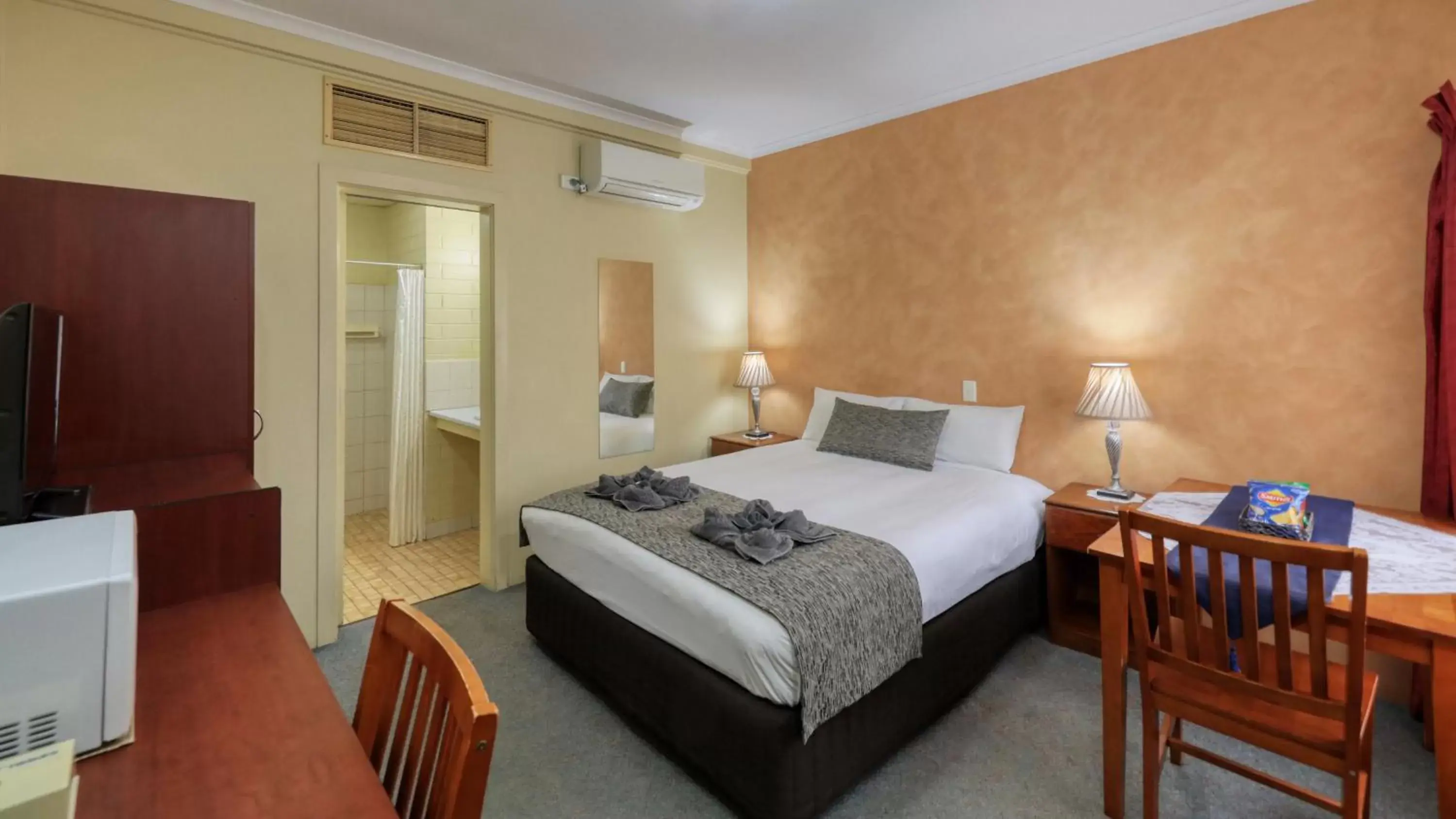 Superior Double Room in Oasis Motor Inn Superior Double Room in Oasis Motor Inn