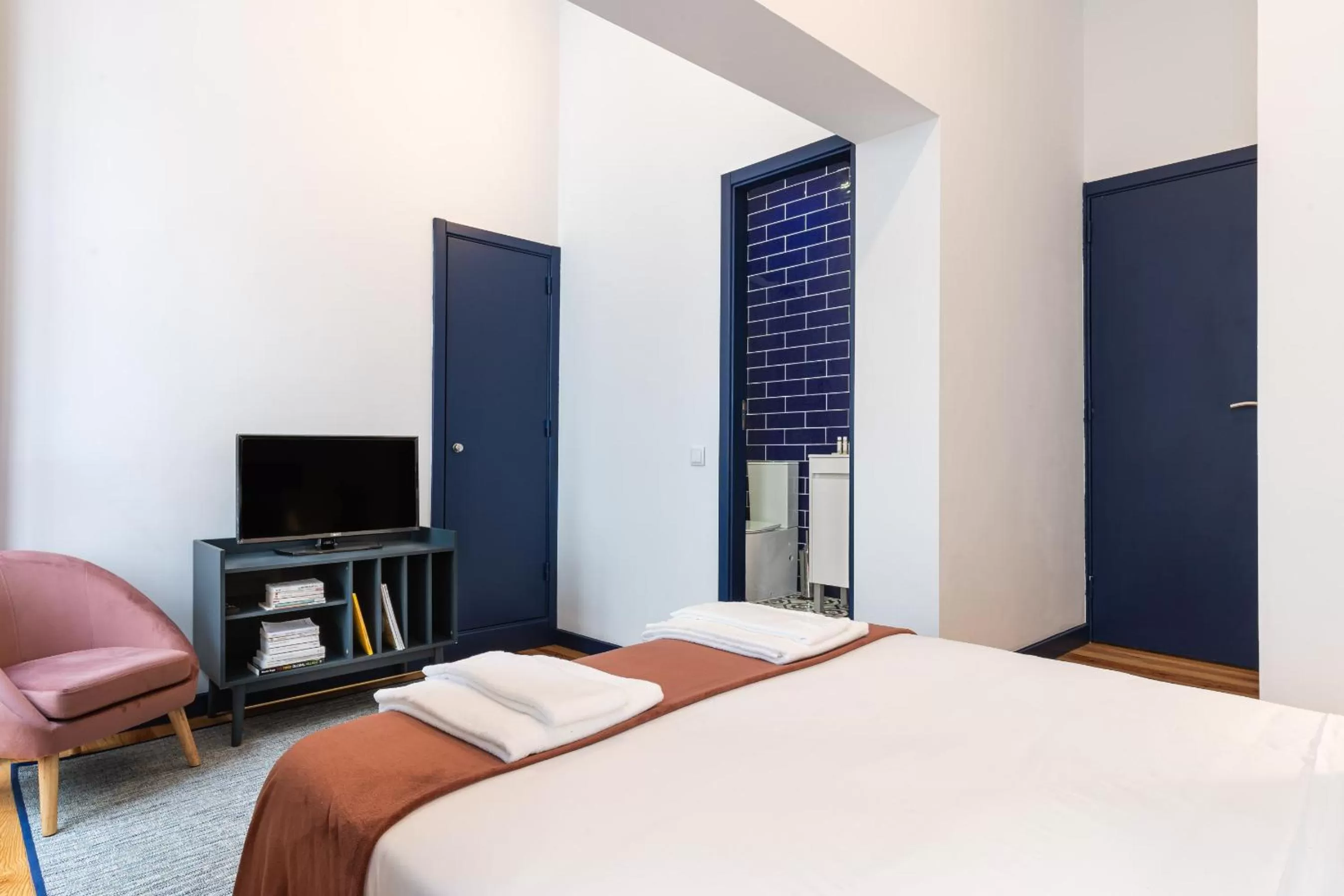 Photo of the whole room in Succeed Terreiro do Paço Suites