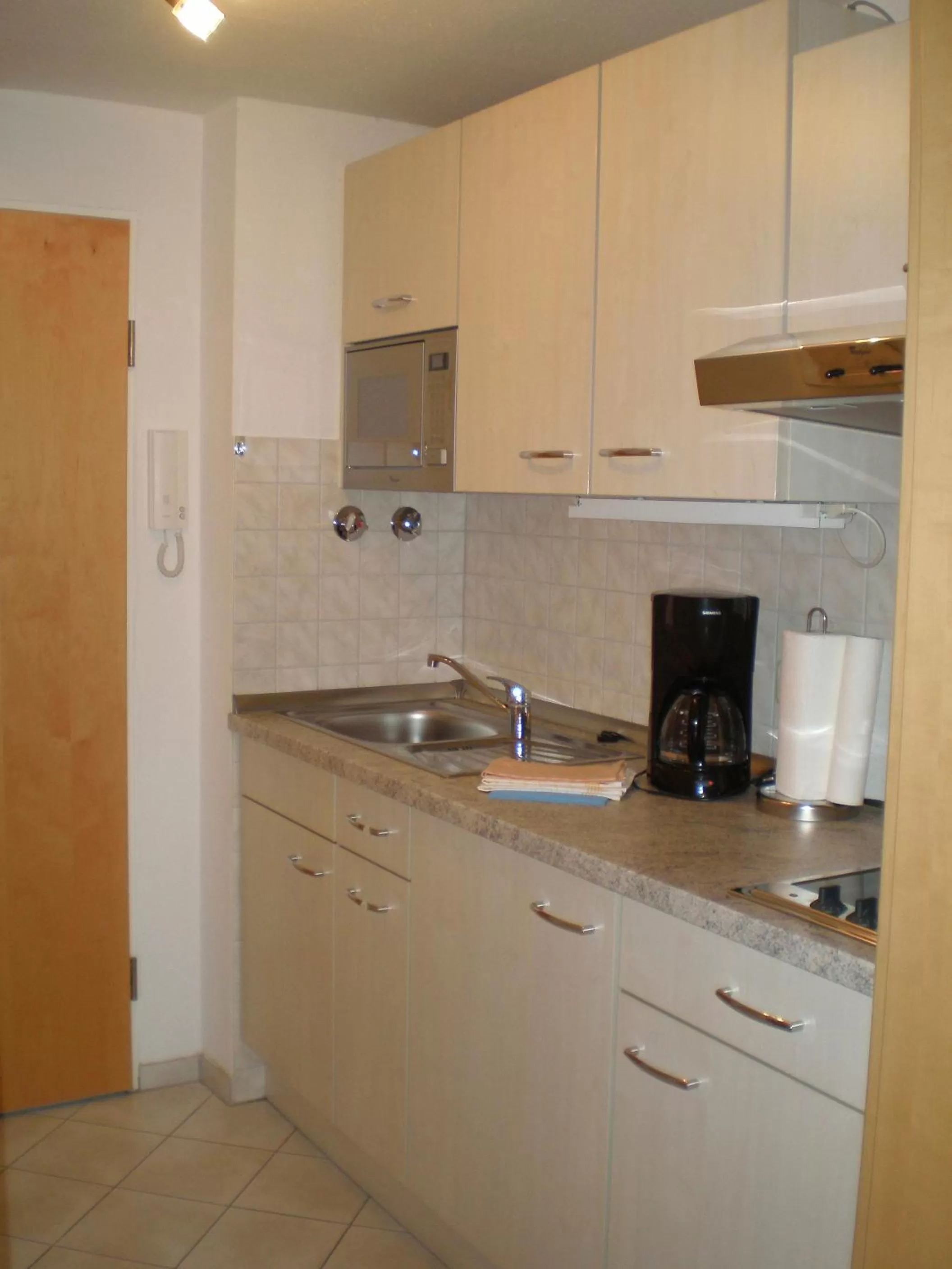 Kitchen or kitchenette, Kitchen/Kitchenette in Appartement-Haus Blumenhof