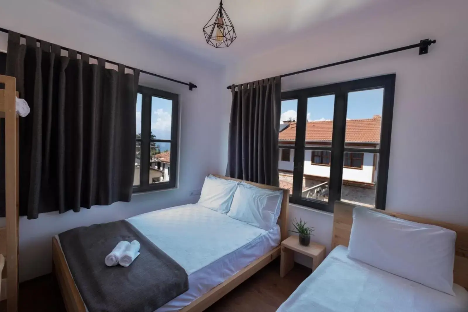 Comfort Triple Room in Solo Boutique Hotel Comfort Triple Room in Solo Boutique Hotel