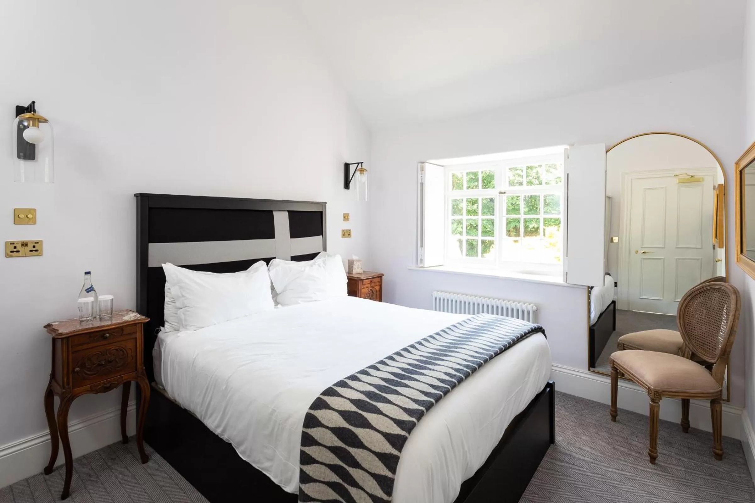 Bedroom in Liss Ard Estate