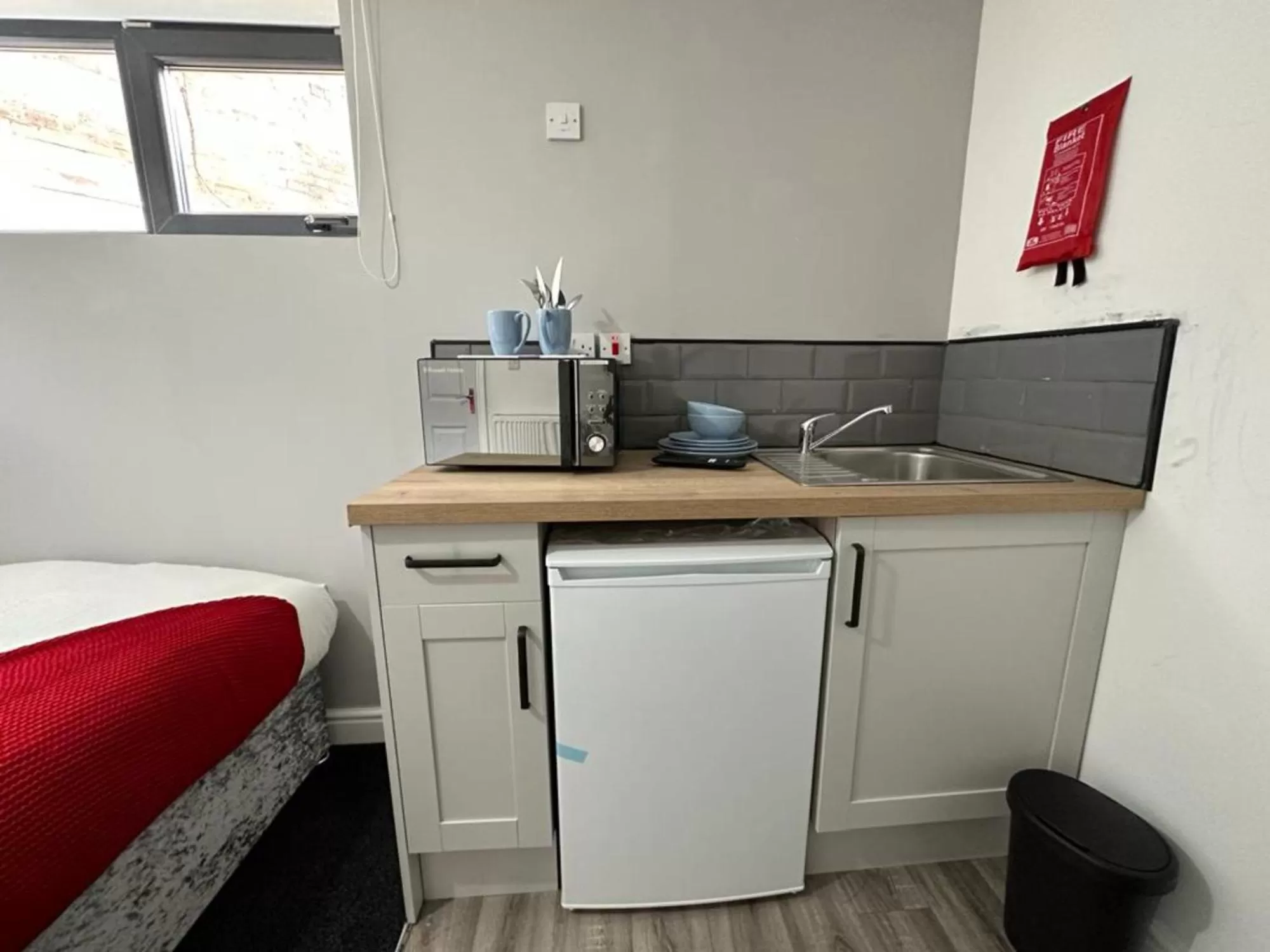 Kitchen/Kitchenette in The Fishpond - Premier Nottingham Studios