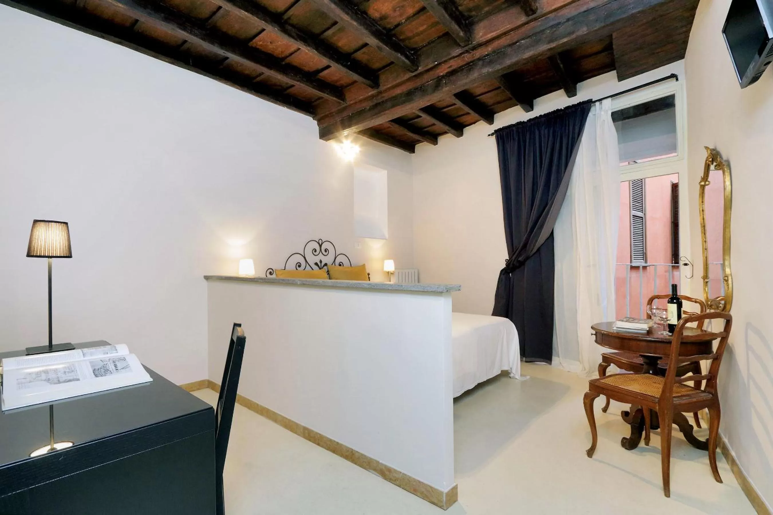 Photo of the whole room, Bed in Sangallo Rooms - Residenze Romanae