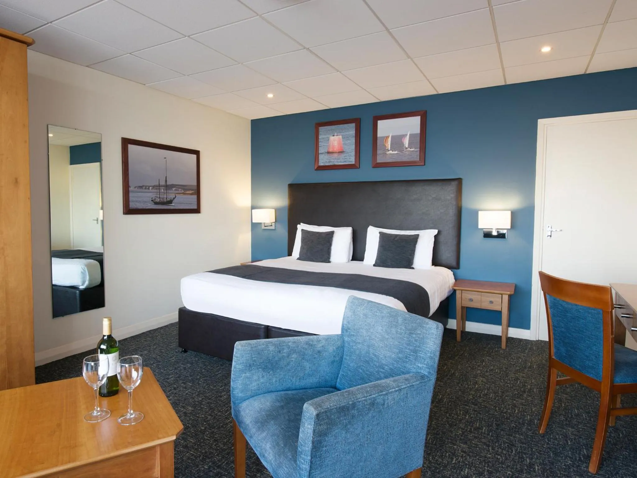 Bedroom, Bed in Sandbanks Hotel