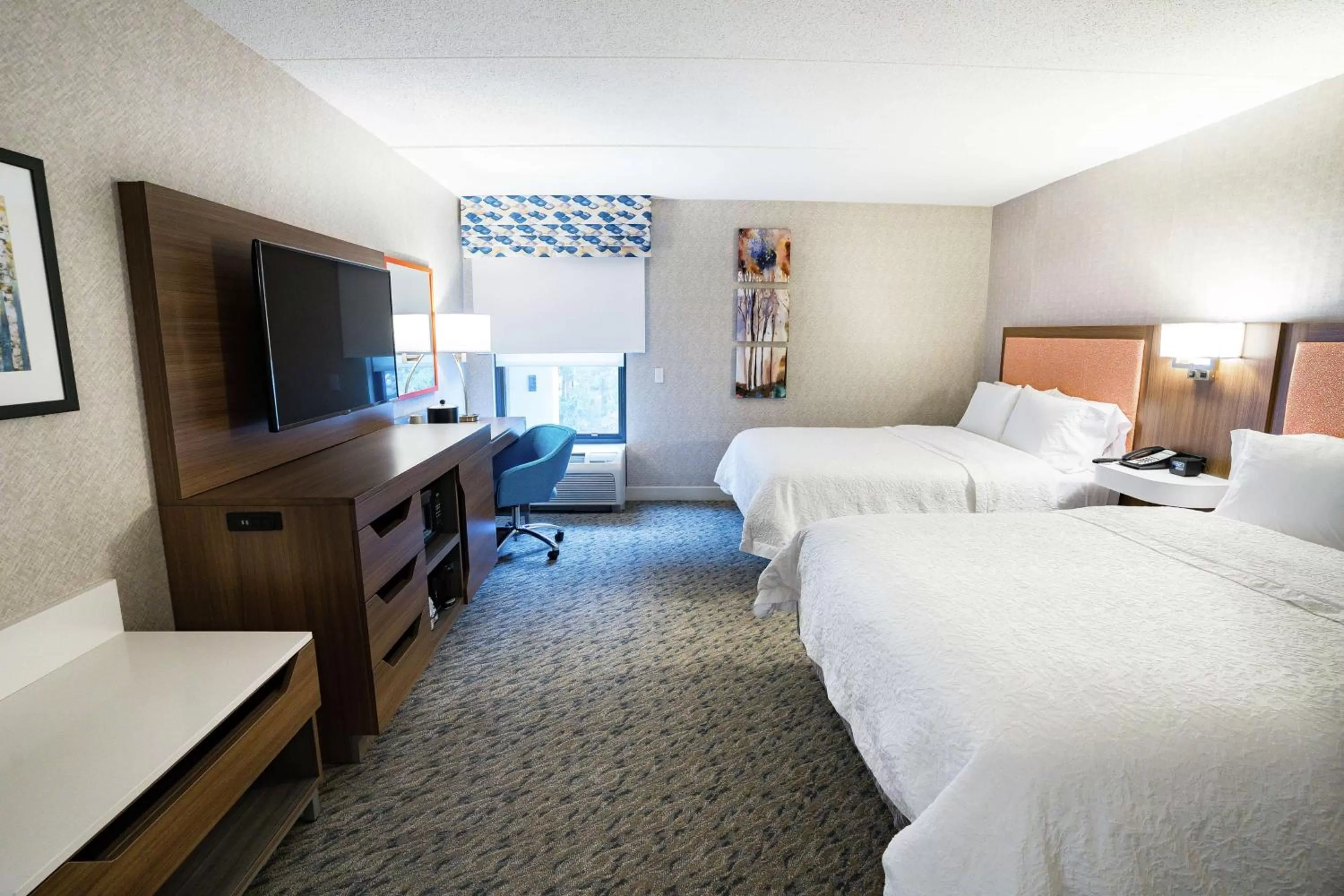 Bedroom, Bed in Hampton Inn Clarks Summit