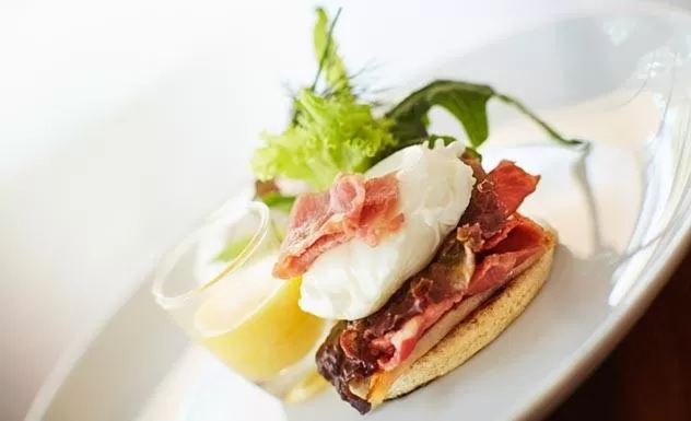 Food and drinks in Weligama Bay Watsila Resort