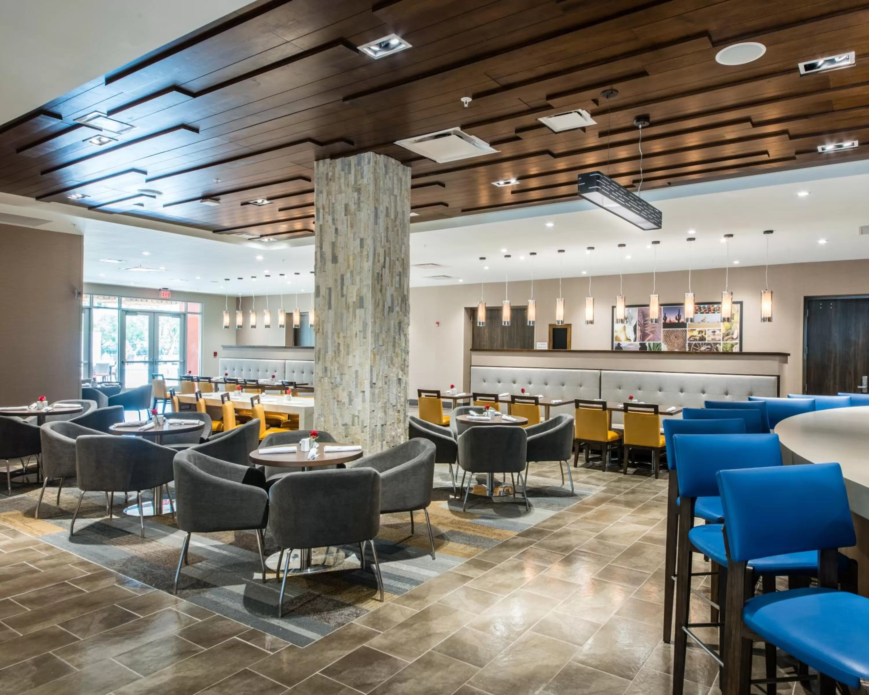 Restaurant/places to eat in Cambria Hotel McAllen Convention Center