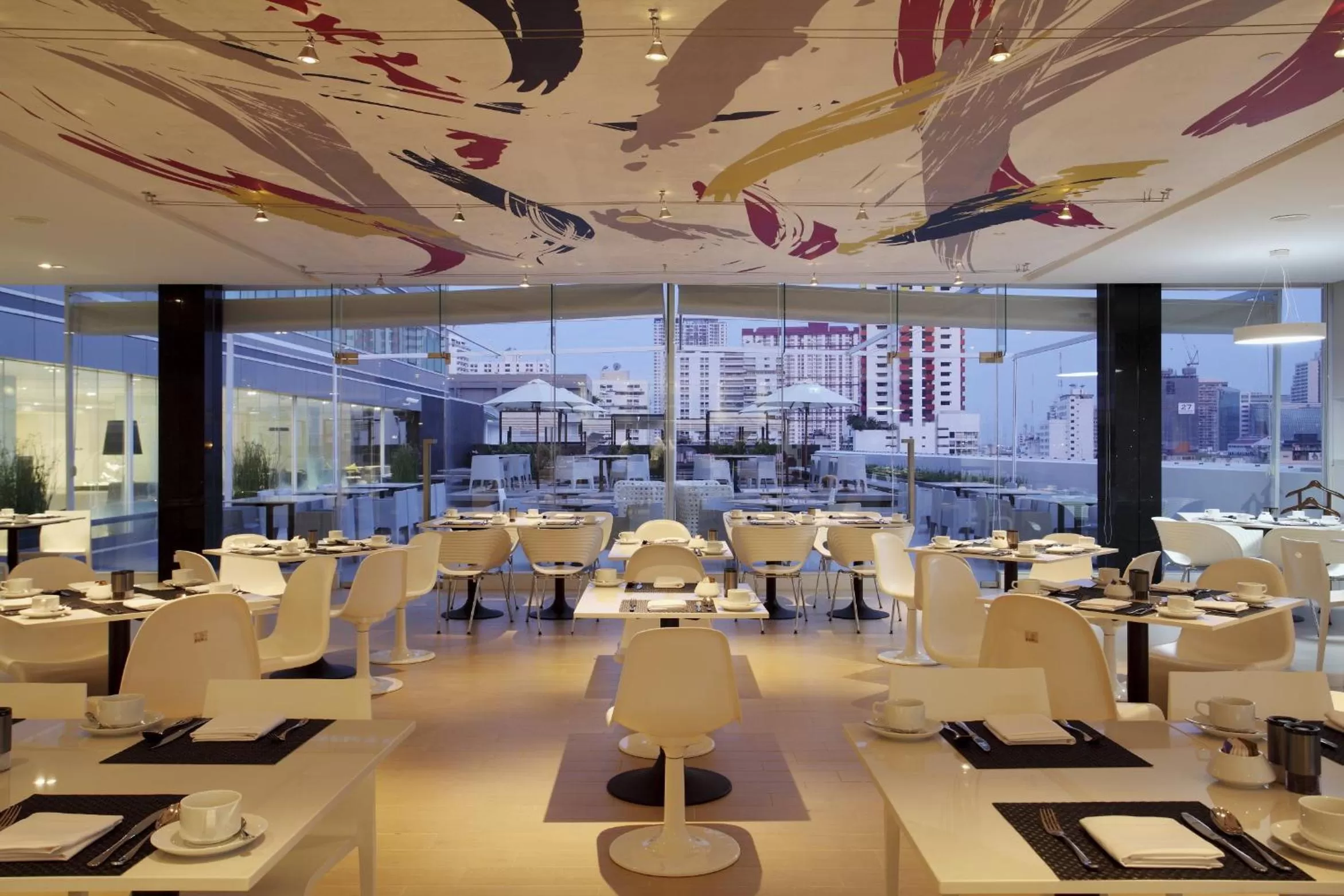 Restaurant/places to eat in Centara Watergate Pavilion Hotel Bangkok