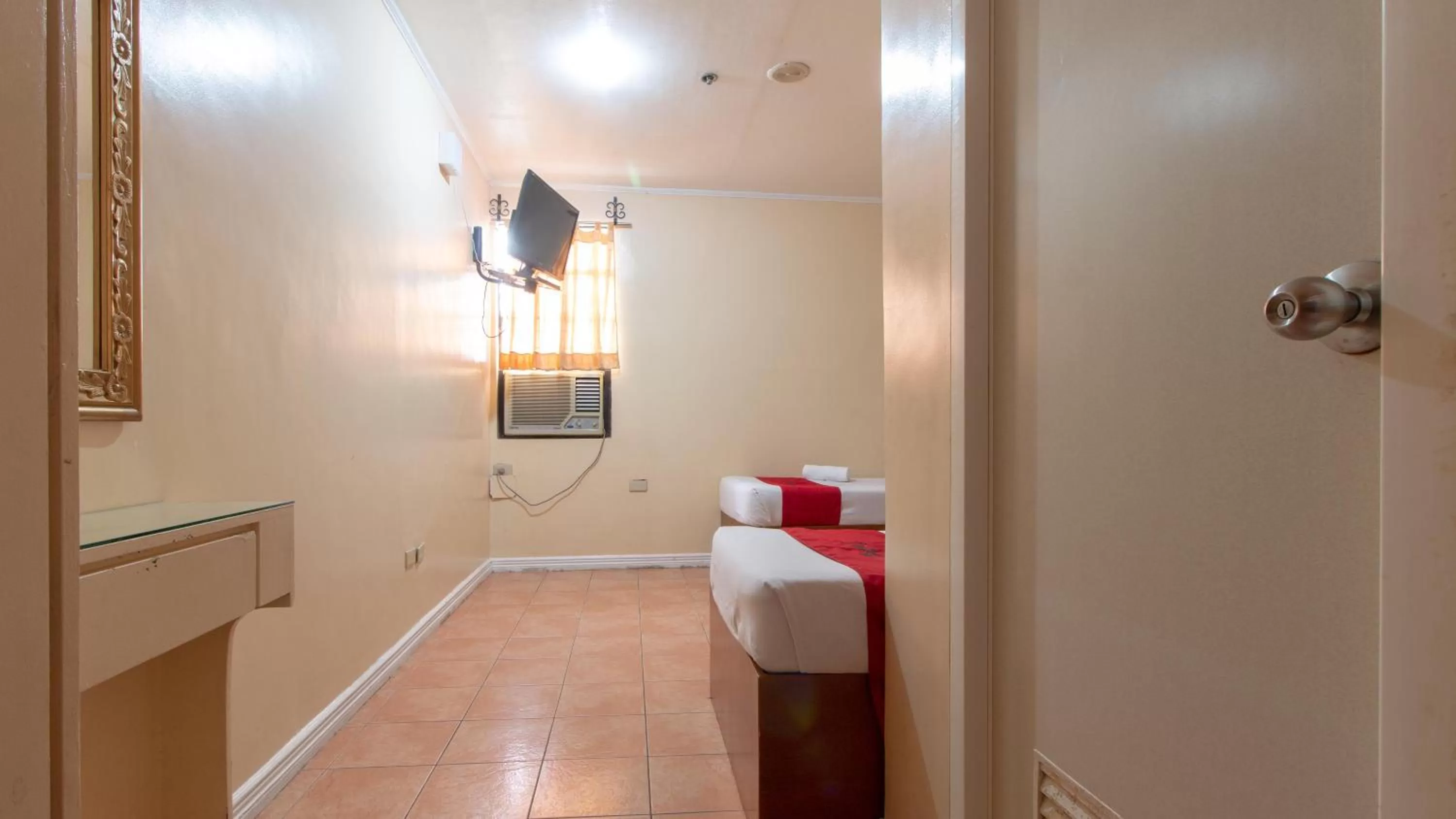 Other, Bed in RedDoorz @ Downtown Tacloban