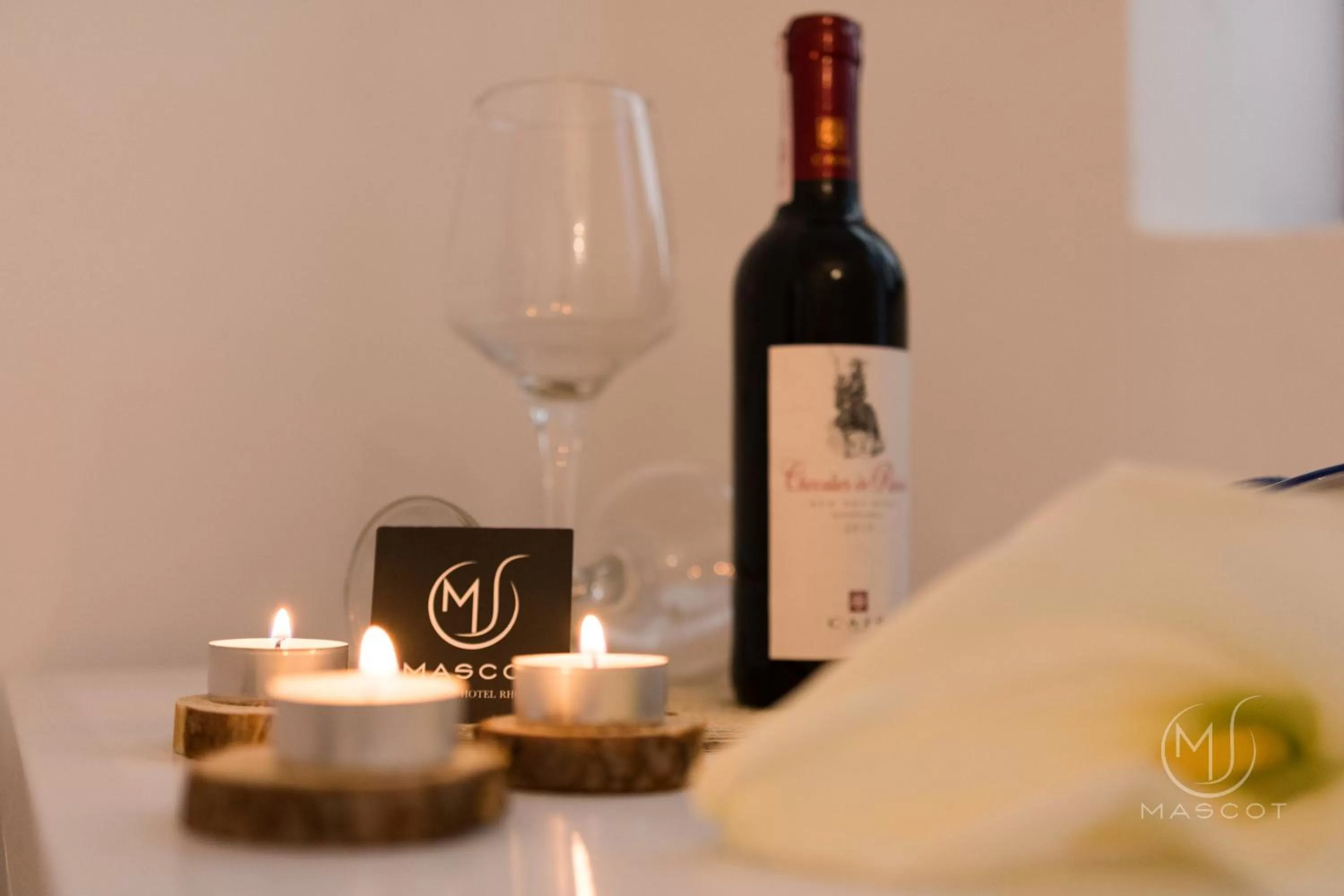 Decorative detail, Drinks in Mascot Garden Rooms