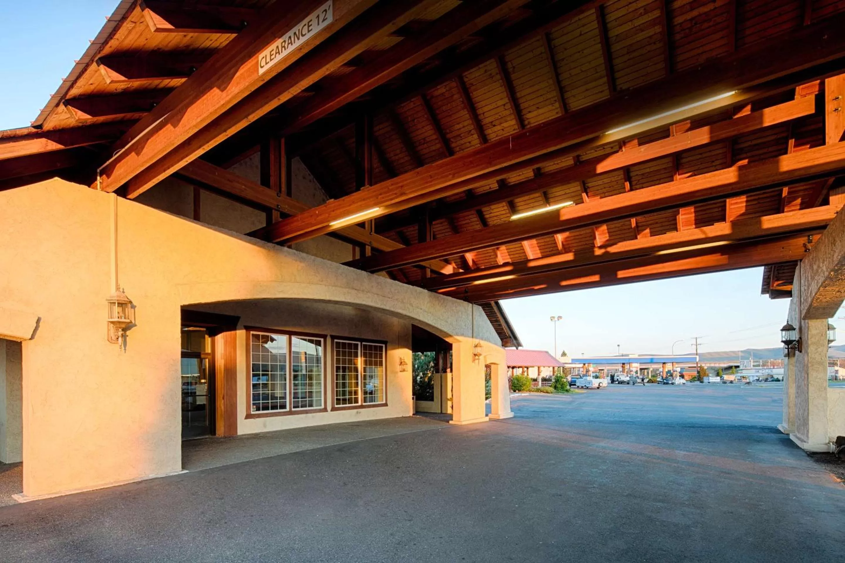 Facade/entrance in Red Lion Hotel Ellensburg