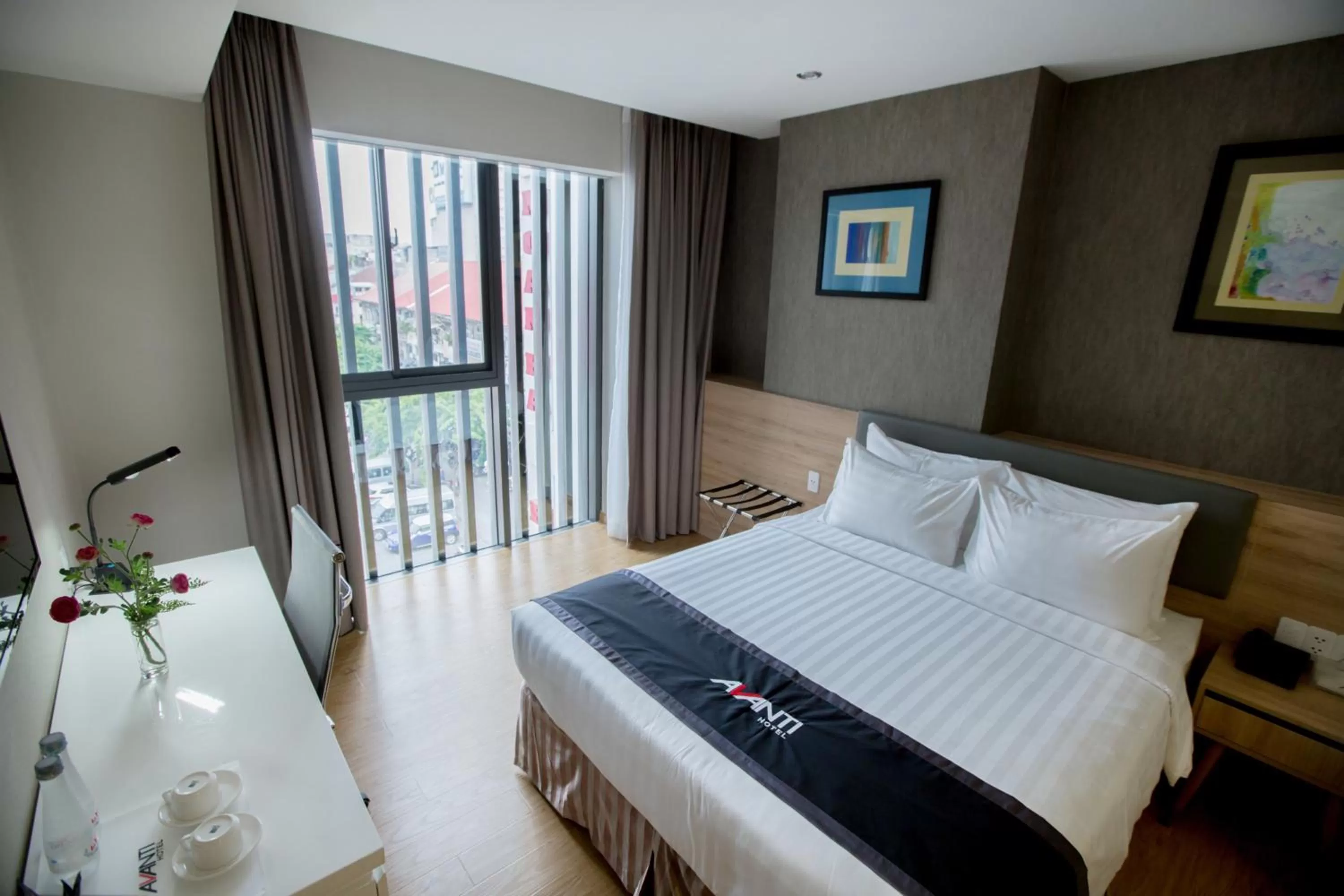 Photo of the whole room, Bed in Avanti Hotel