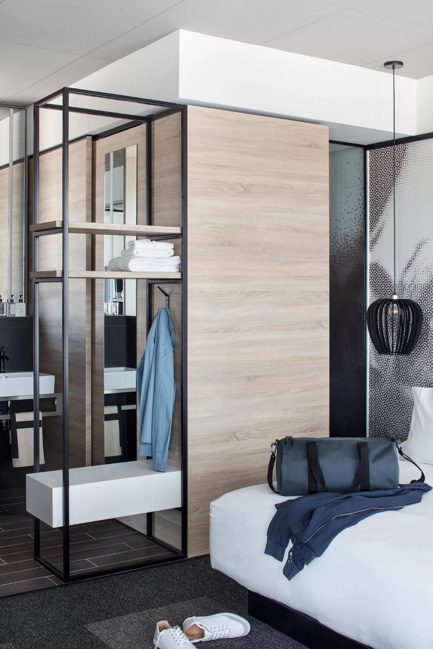 Bathroom, Bed in Hôtel Escad Quartier DIX30