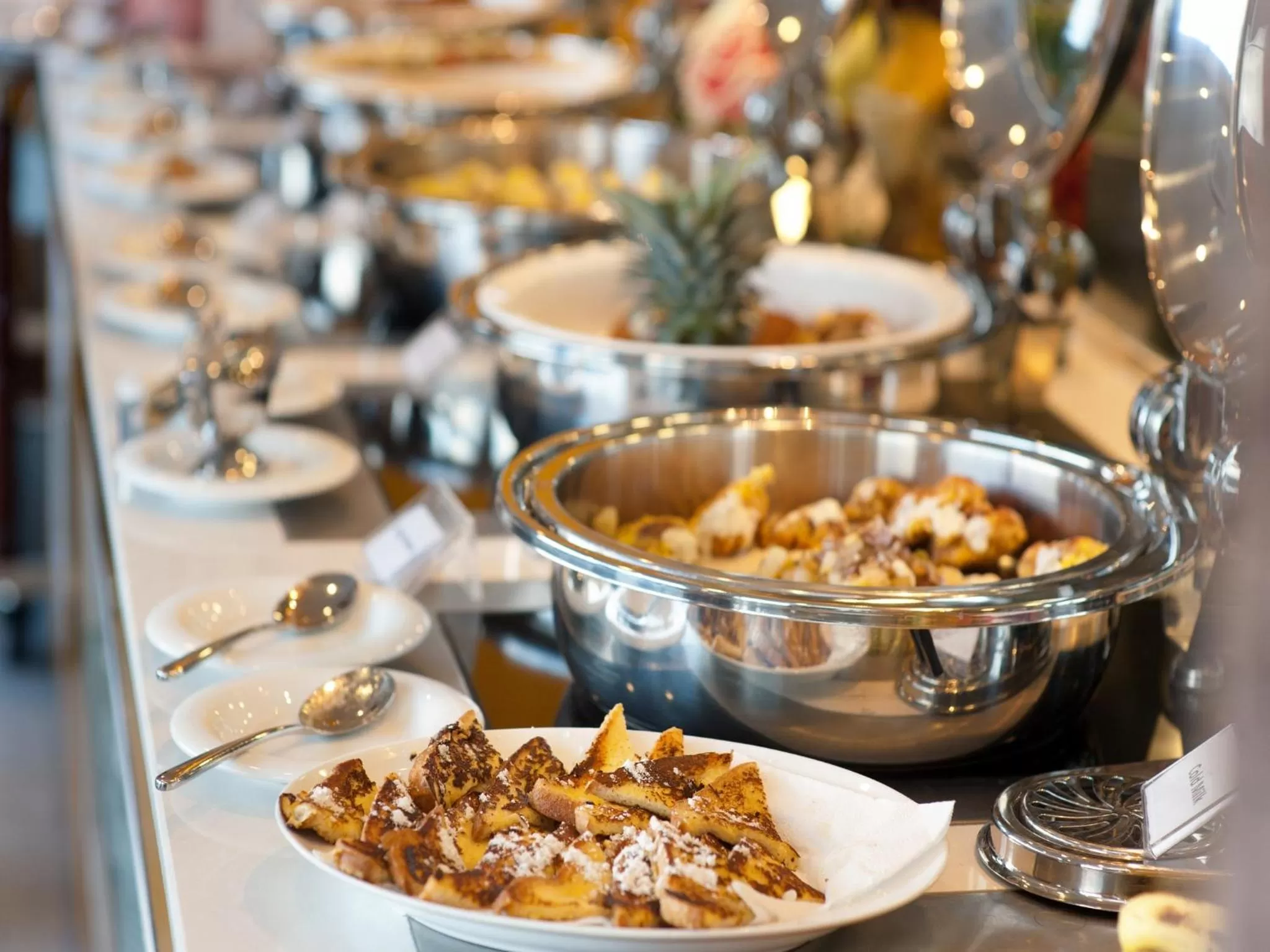 Food in The Ocean Colombo - Guaranteed Sea View Rooms