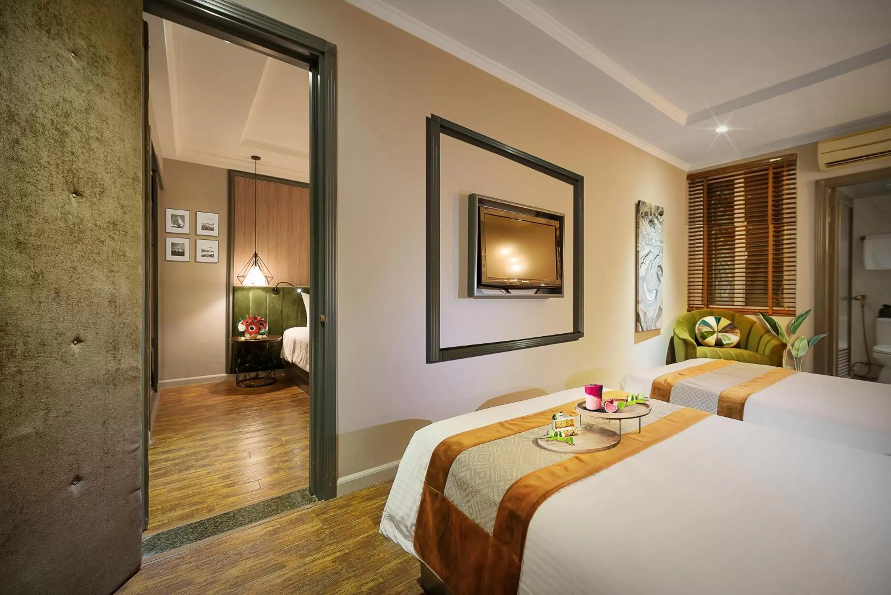 Photo of the whole room, Bed in Hanoi Center Silk Hotel & Travel