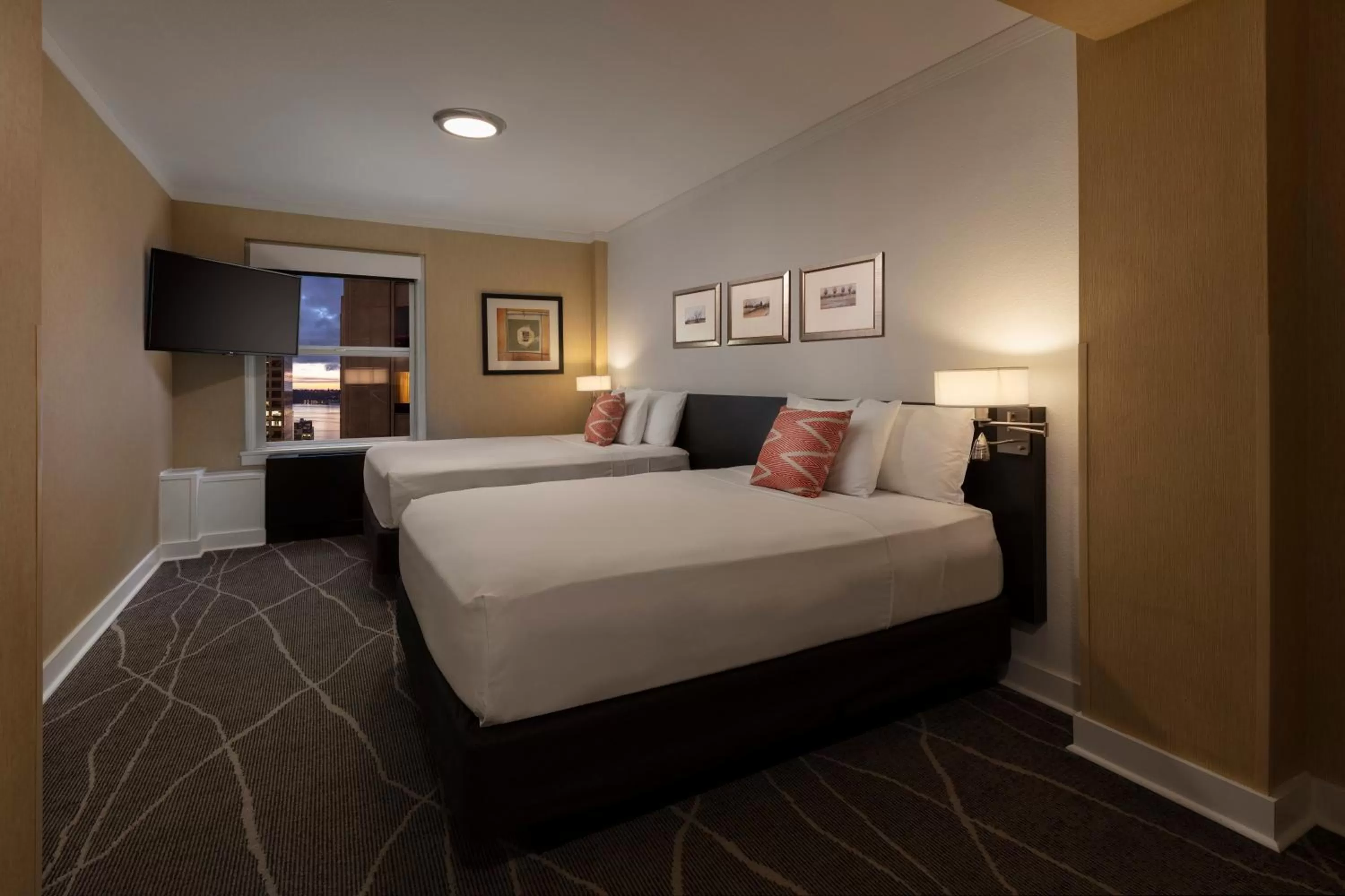 Photo of the whole room, Bed in Executive Hotel Pacific