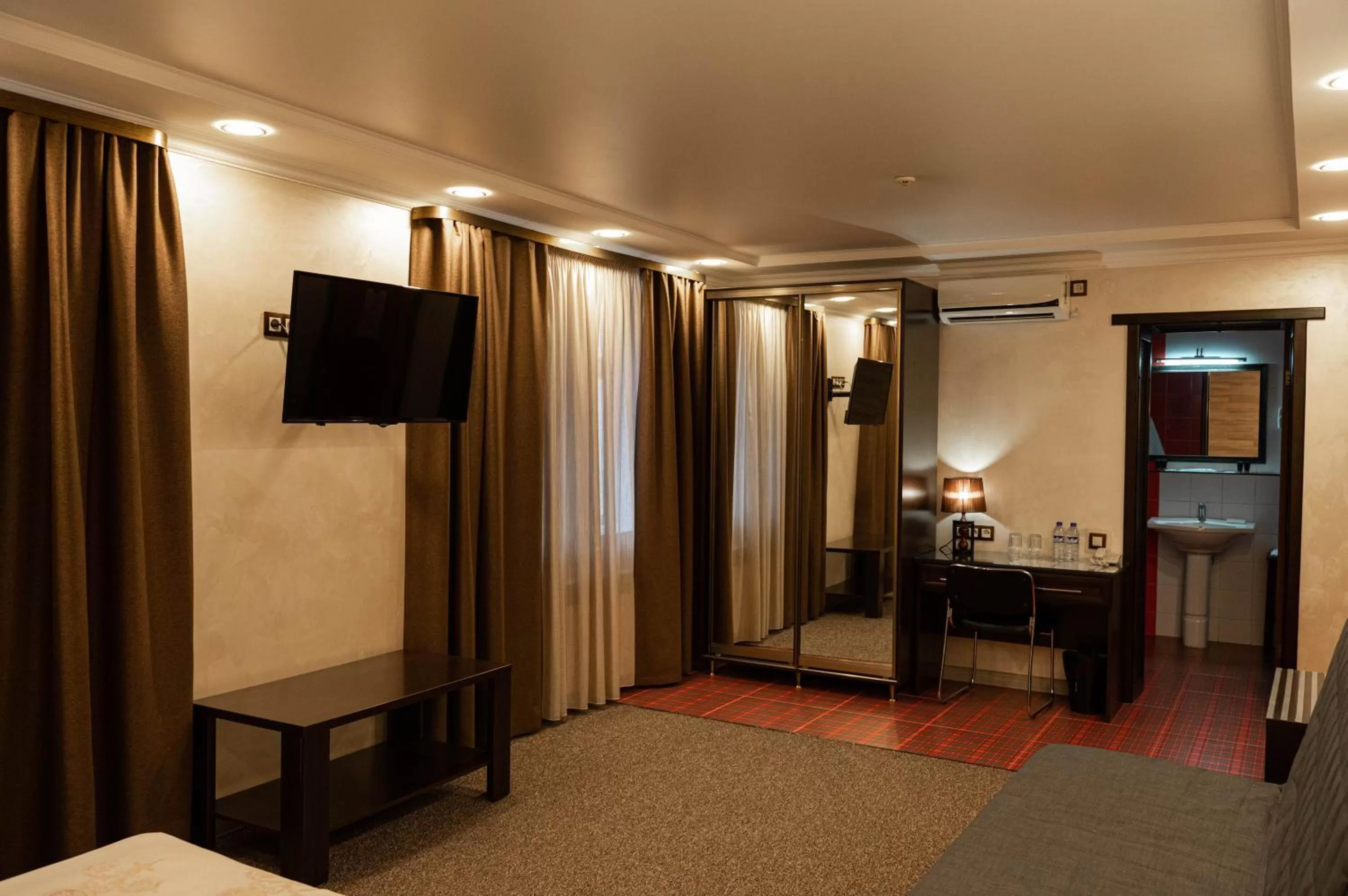 TV and multimedia, Bed in UYUTNYY DOM