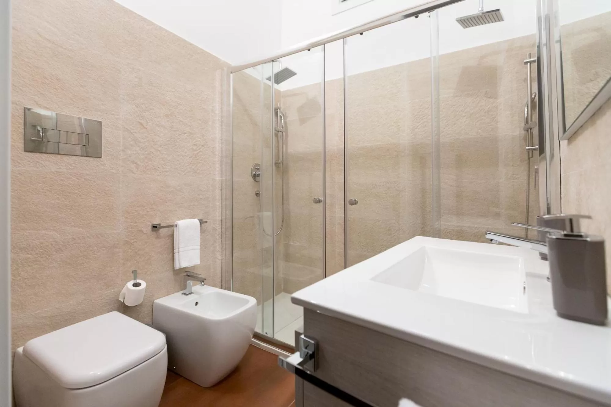 Shower in Ortigia Boutique Palace