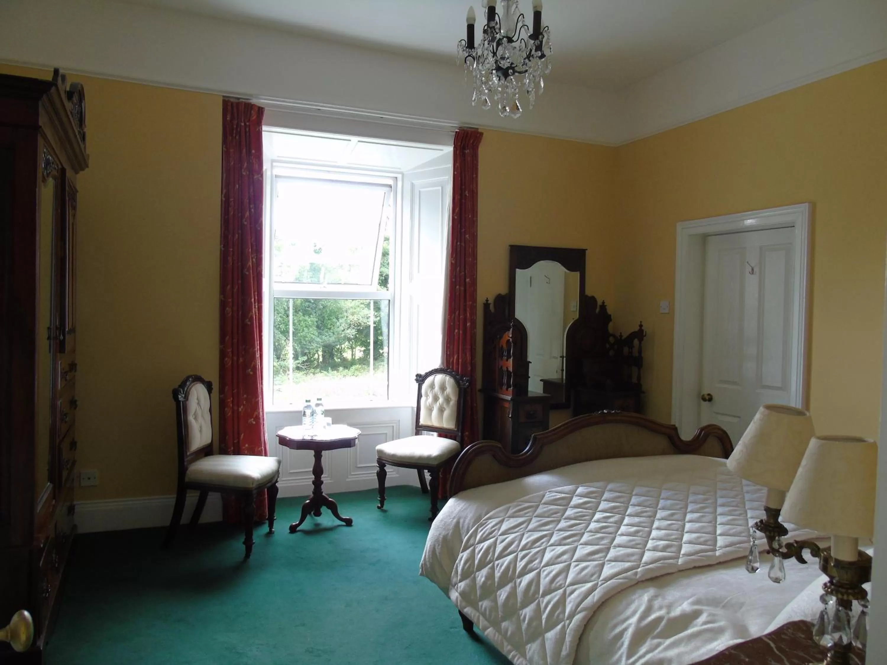 Bed in Hartley House B&B