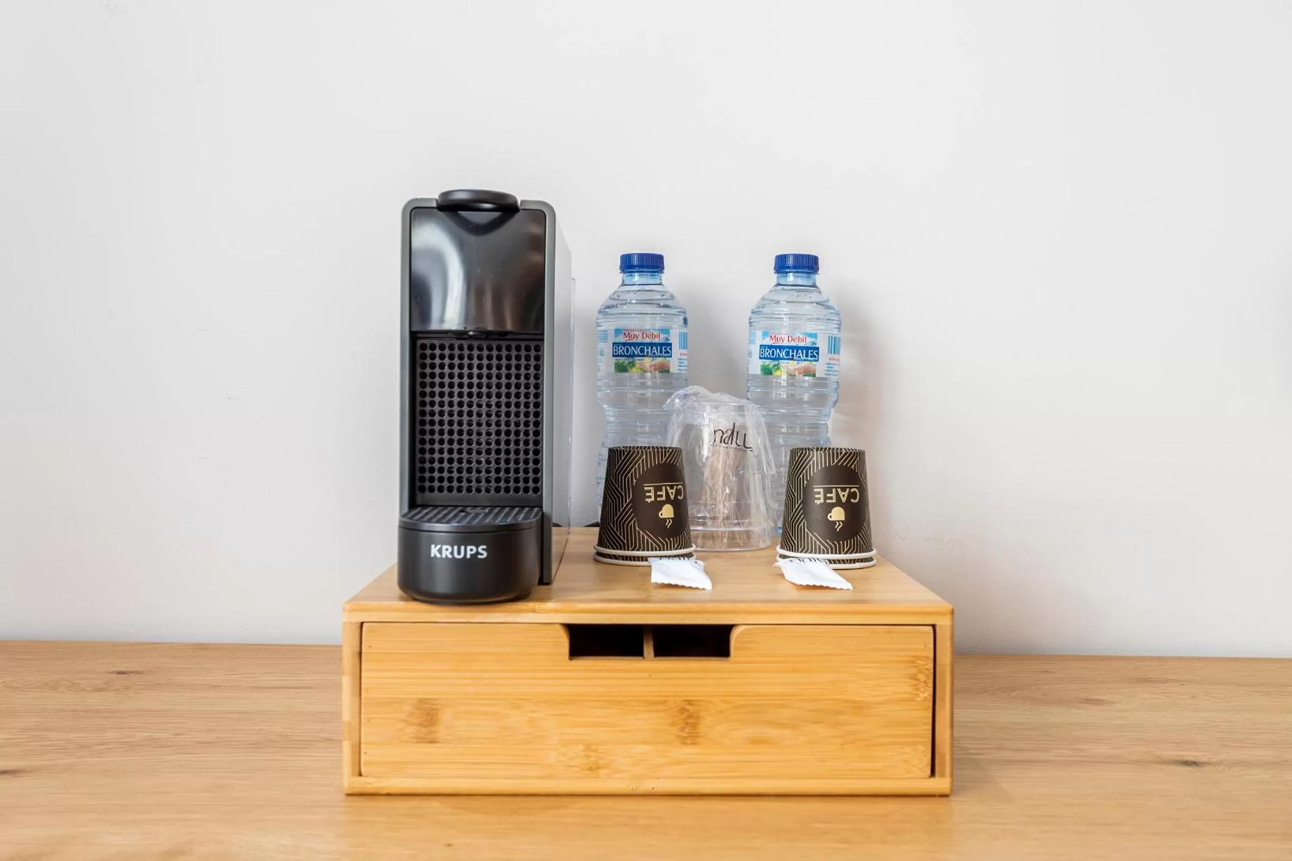 Coffee/tea facilities in NALU Valencia Boutique Rooms