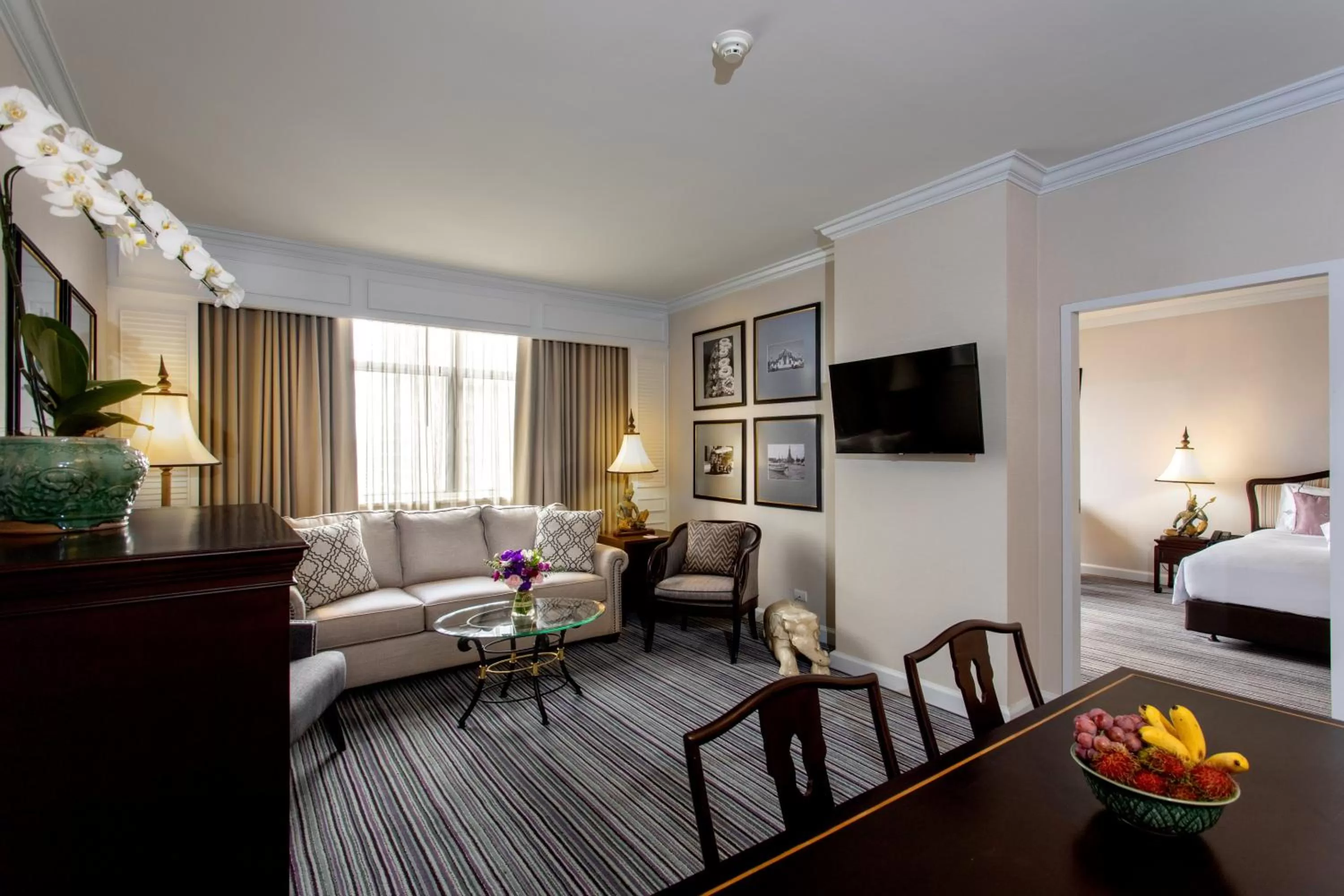 Living room, Bed in The Sukosol Hotel