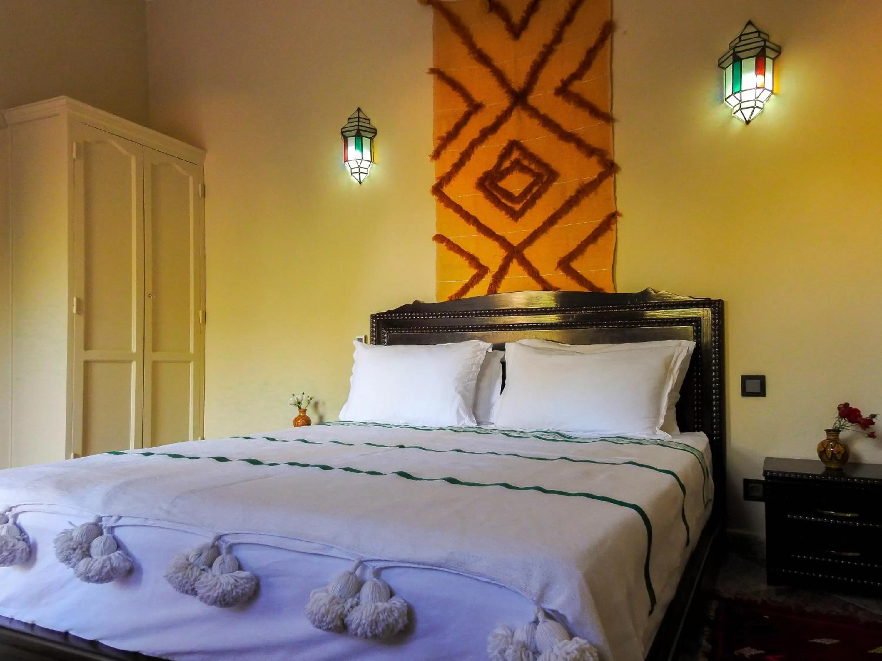 Bed in Le Bleu House