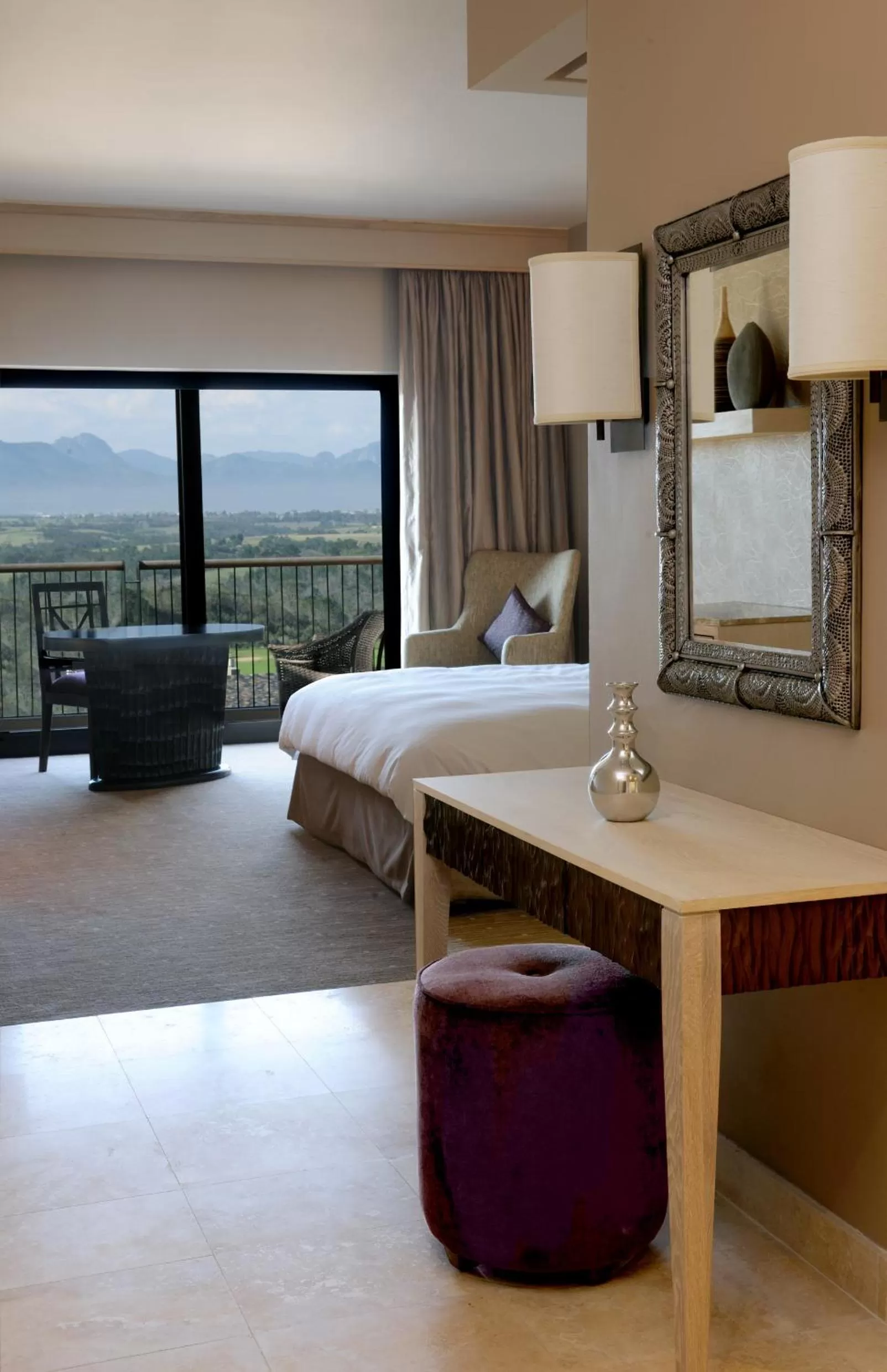 Mountain view, Bed in Oubaai Hotel Golf & Spa