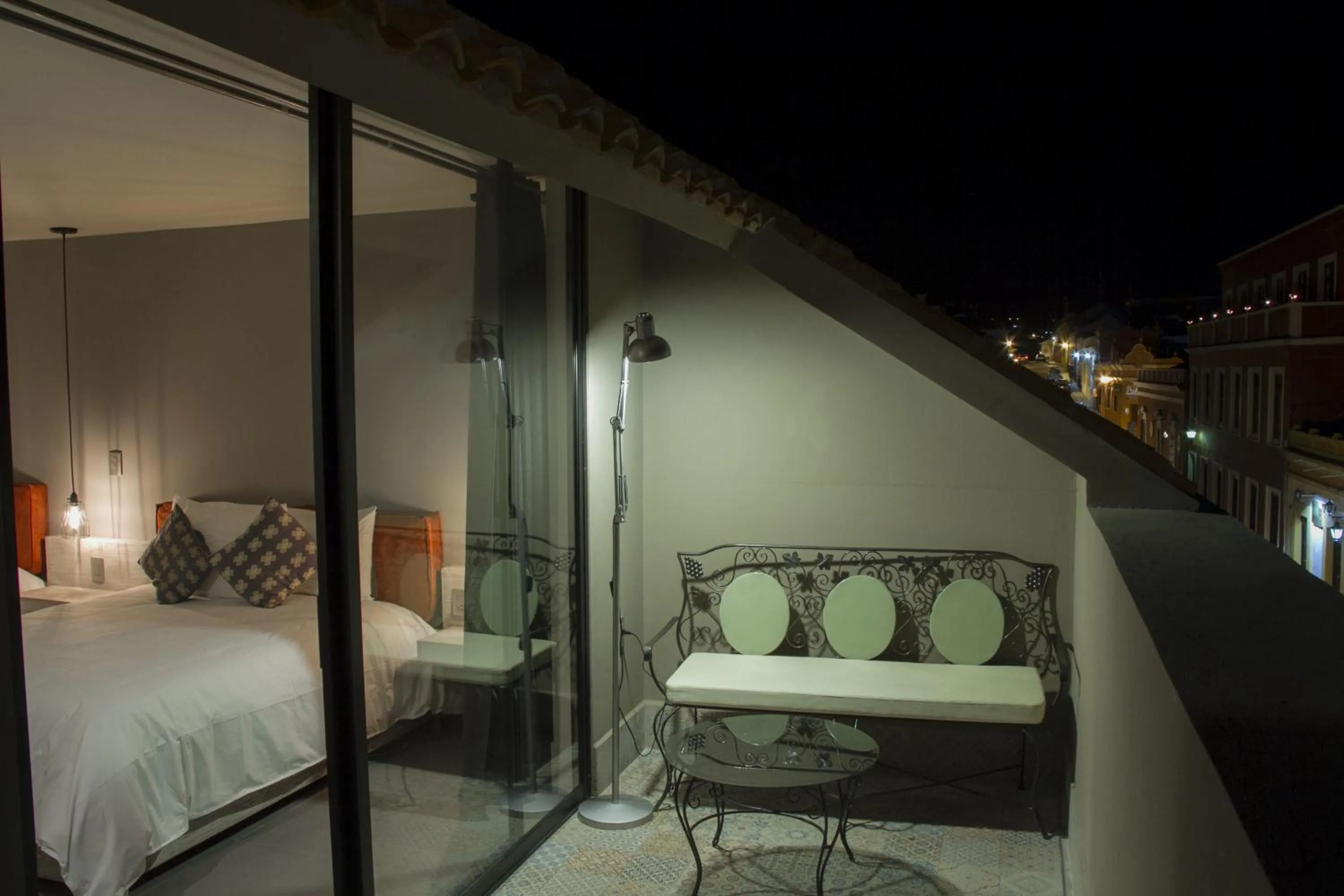 Balcony/Terrace, Bed in Hotel Helverica
