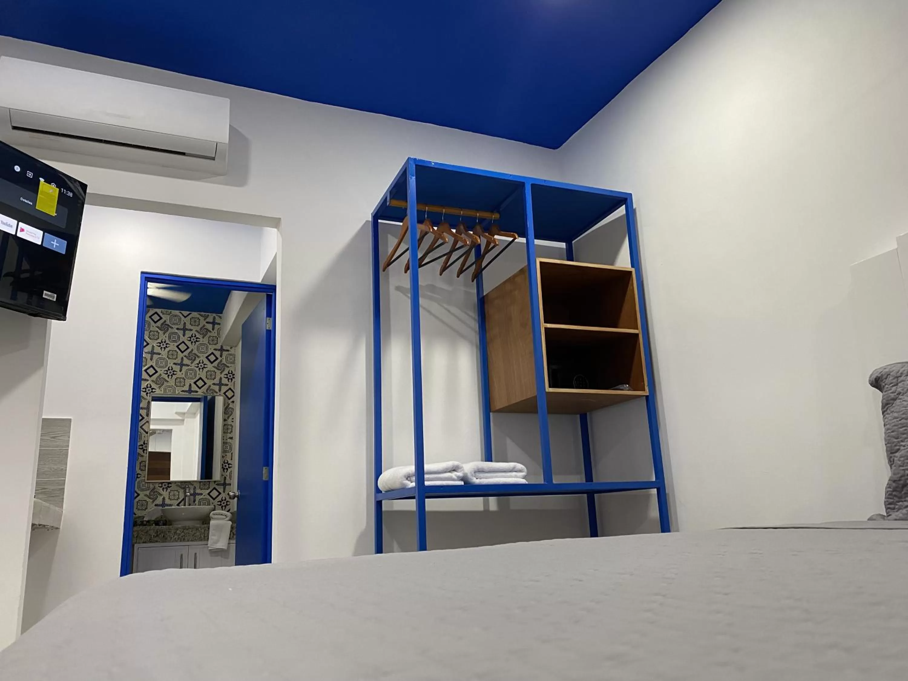 safe, TV/Entertainment Center in Casa María