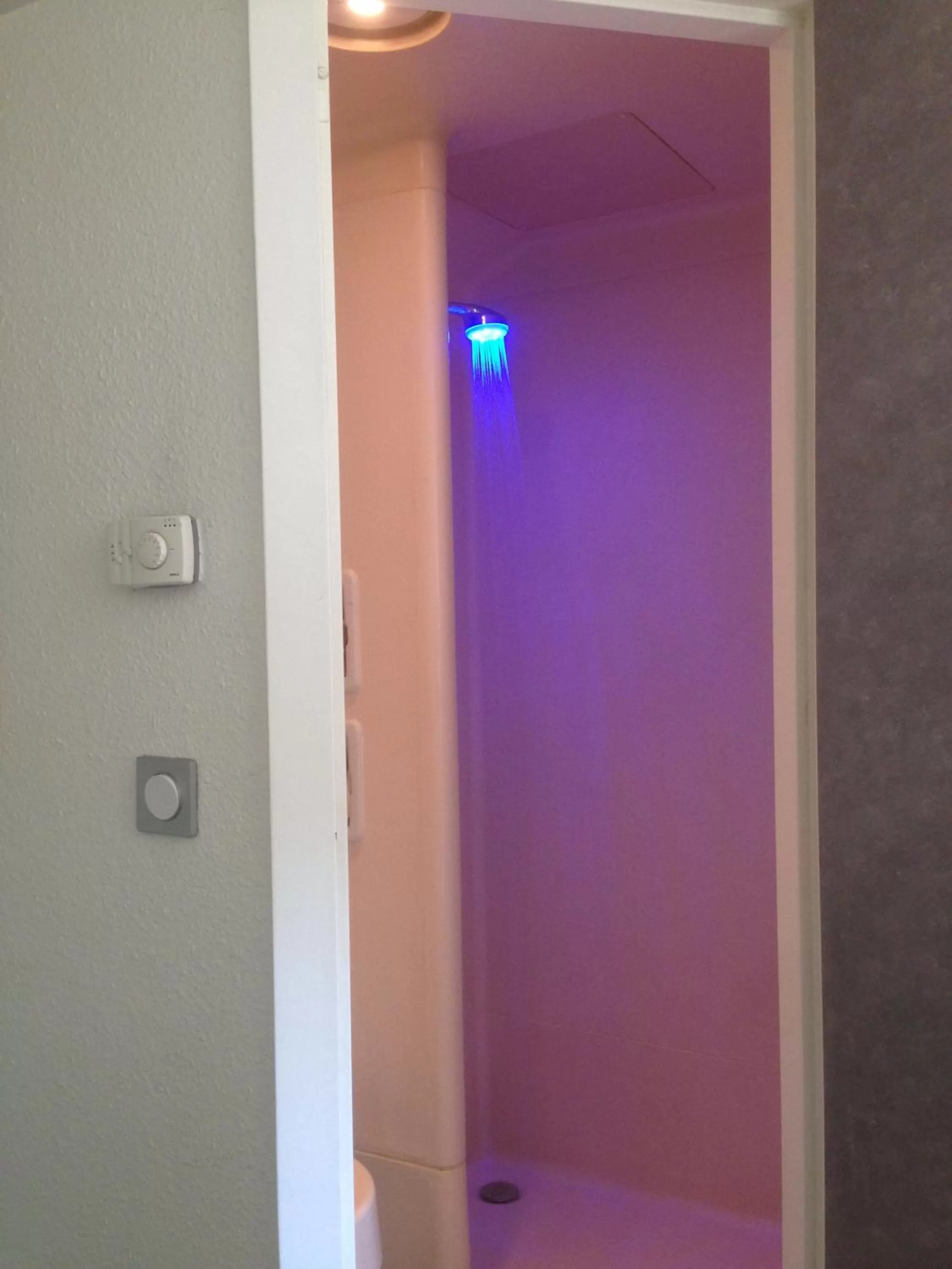 Shower, Bathroom in IBIS Budget Aix en Provence Est Le Canet