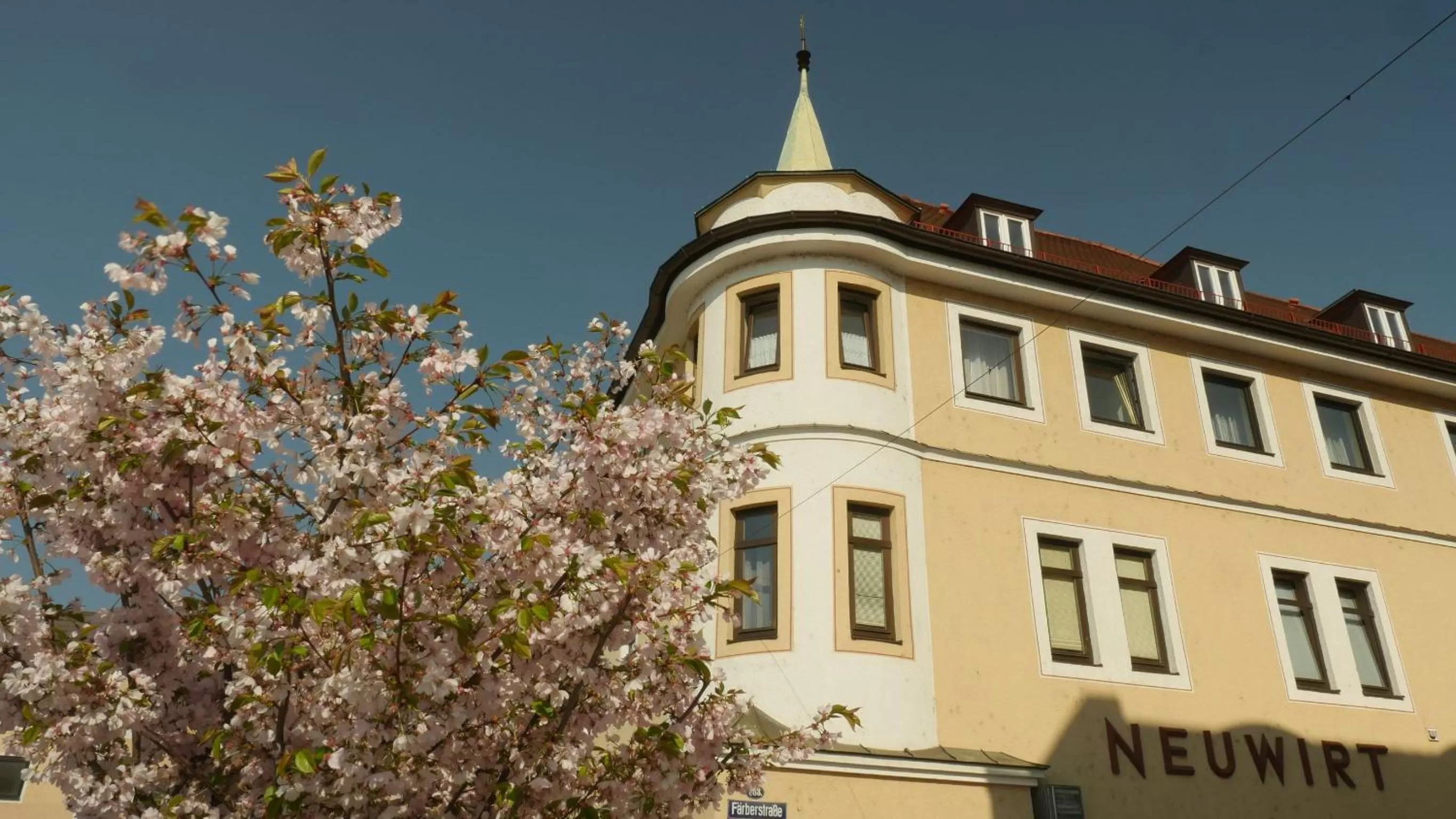 Spring in Hotel & Brauerei-Gasthof Neuwirt