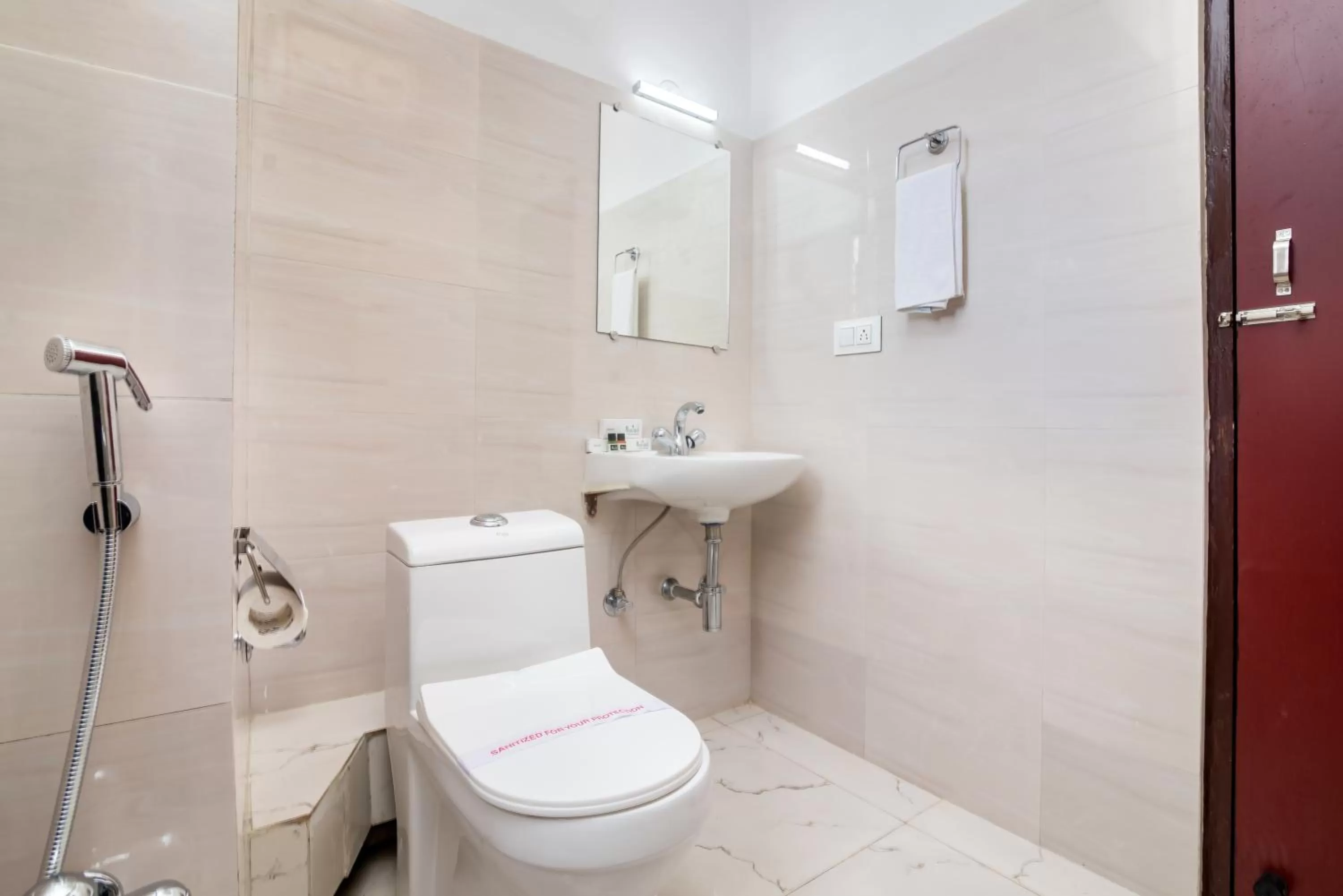 Bathroom in Muscatel Roma - 400 Mts from Mall Road