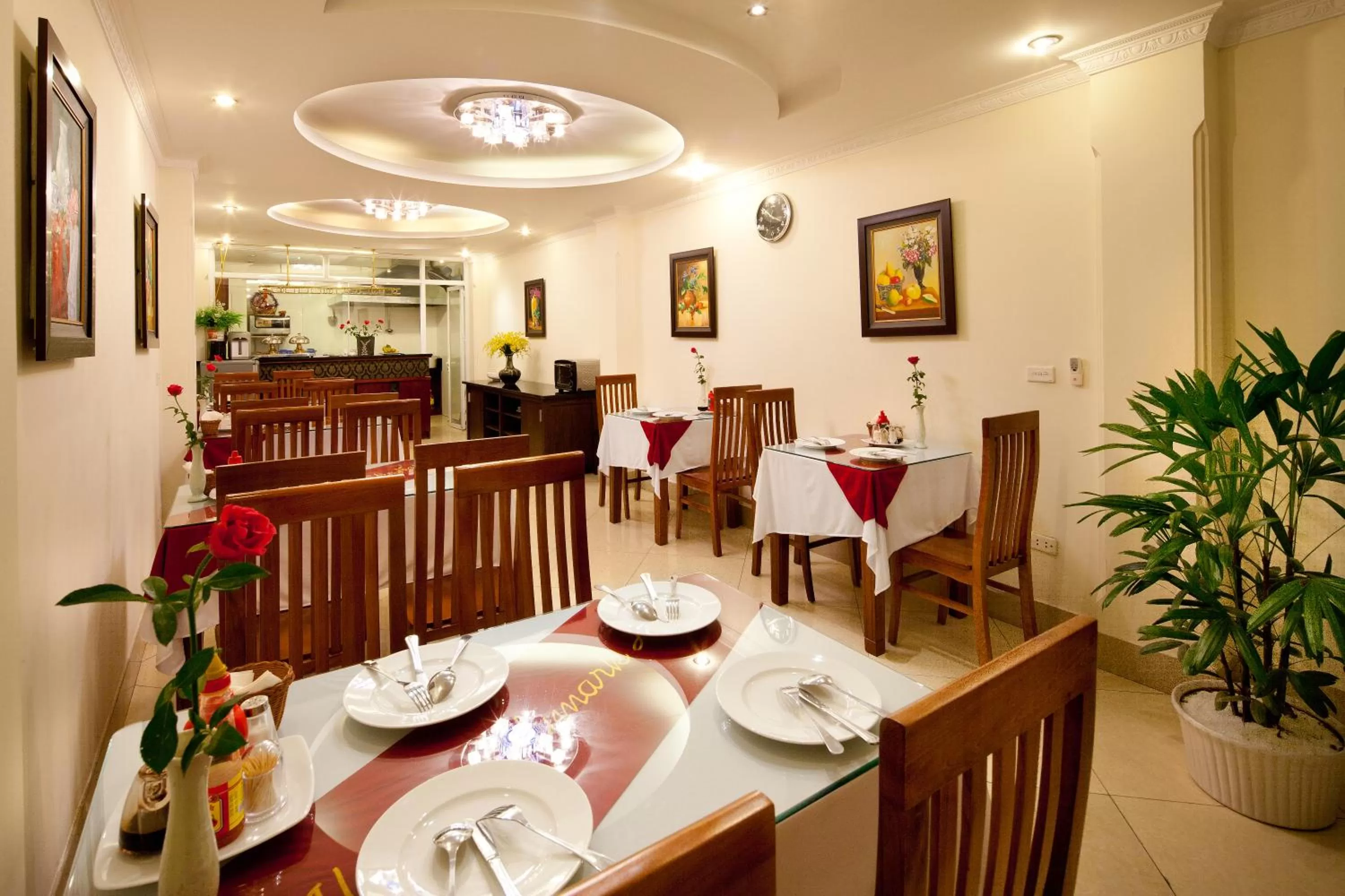 Restaurant/places to eat in Spoon Hotel