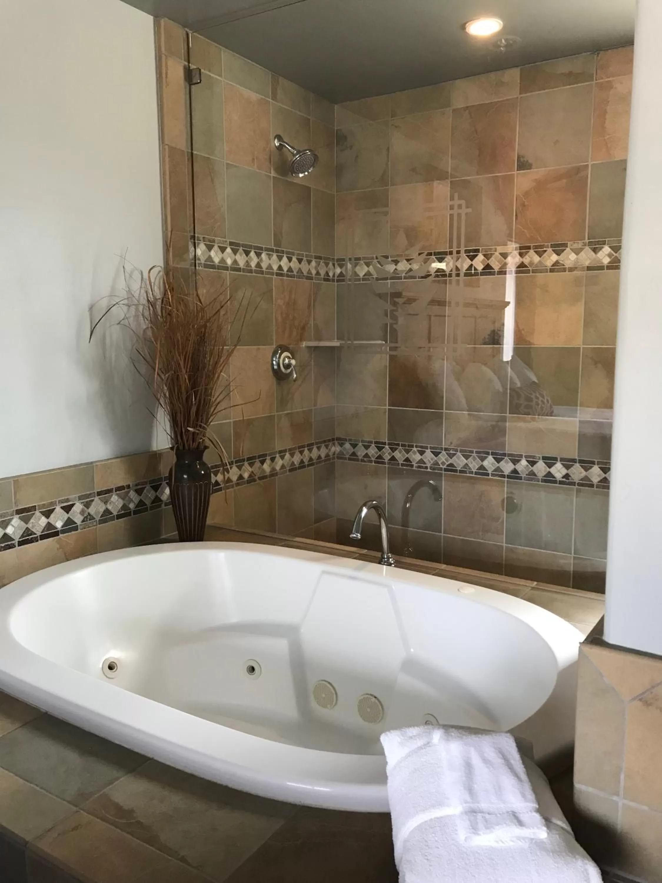 Hot Tub in Secrets Inn Lake Tahoe