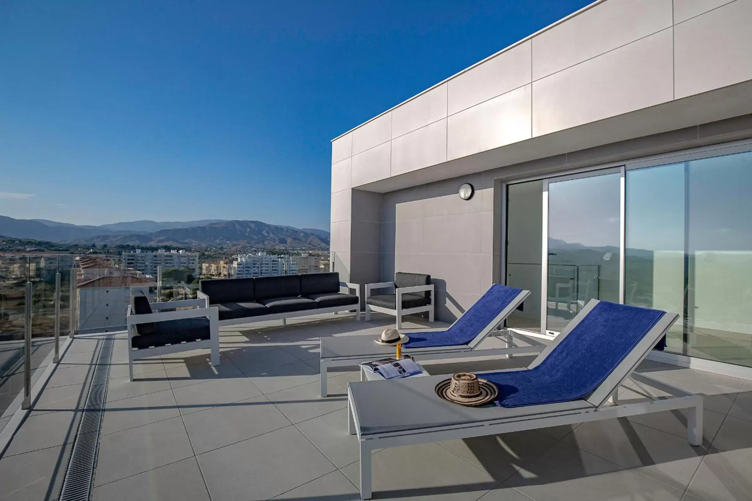 Penthouse 2 dormitorios con terraza in Blue Line Apartment Hotel - Be Line Group Penthouse 2 dormitorios con terraza in Blue Line Apartment Hotel - Be Line Group