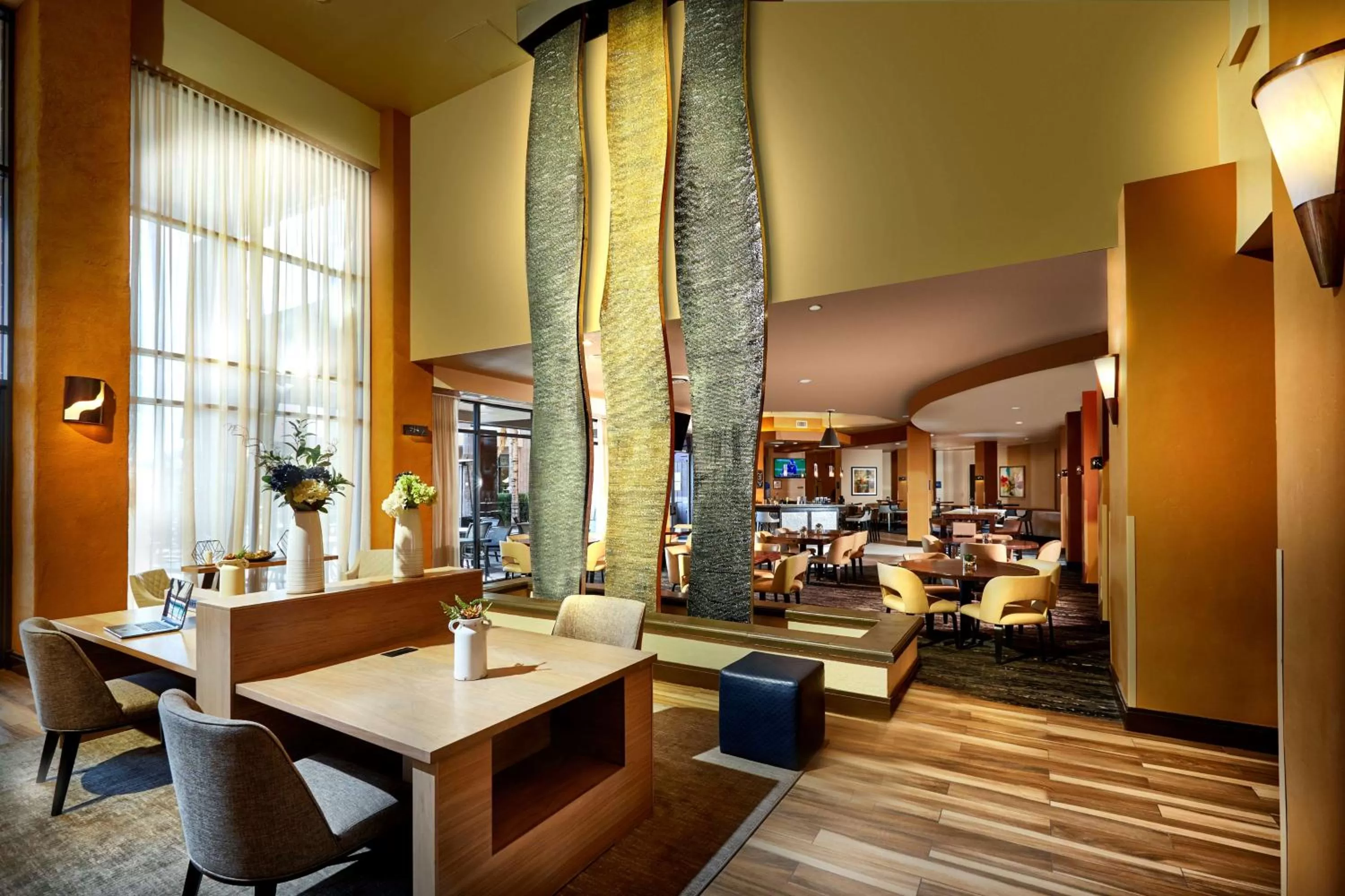 Lobby or reception in Embassy Suites by Hilton Phoenix Scottsdale