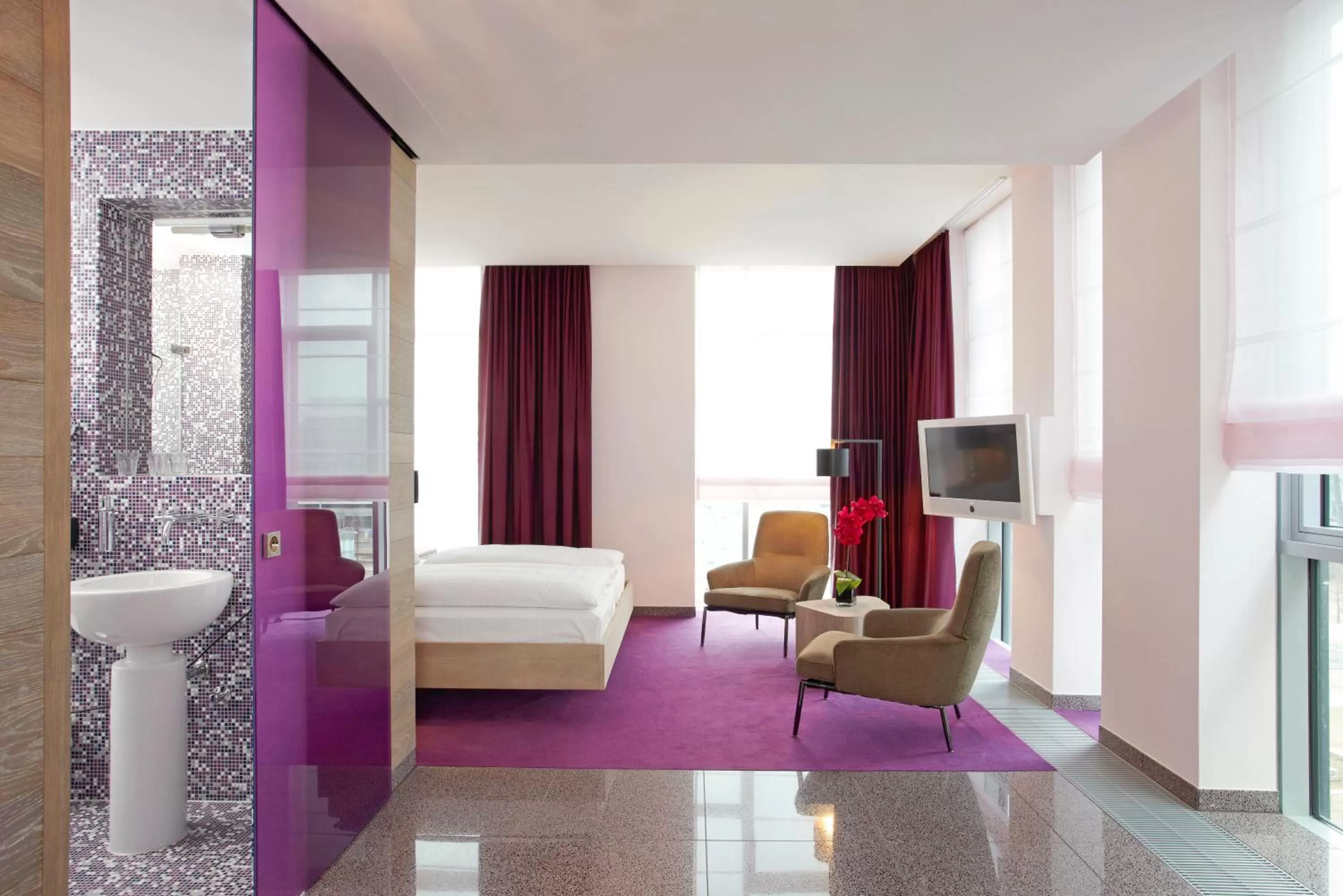 Photo of the whole room in abito Suites