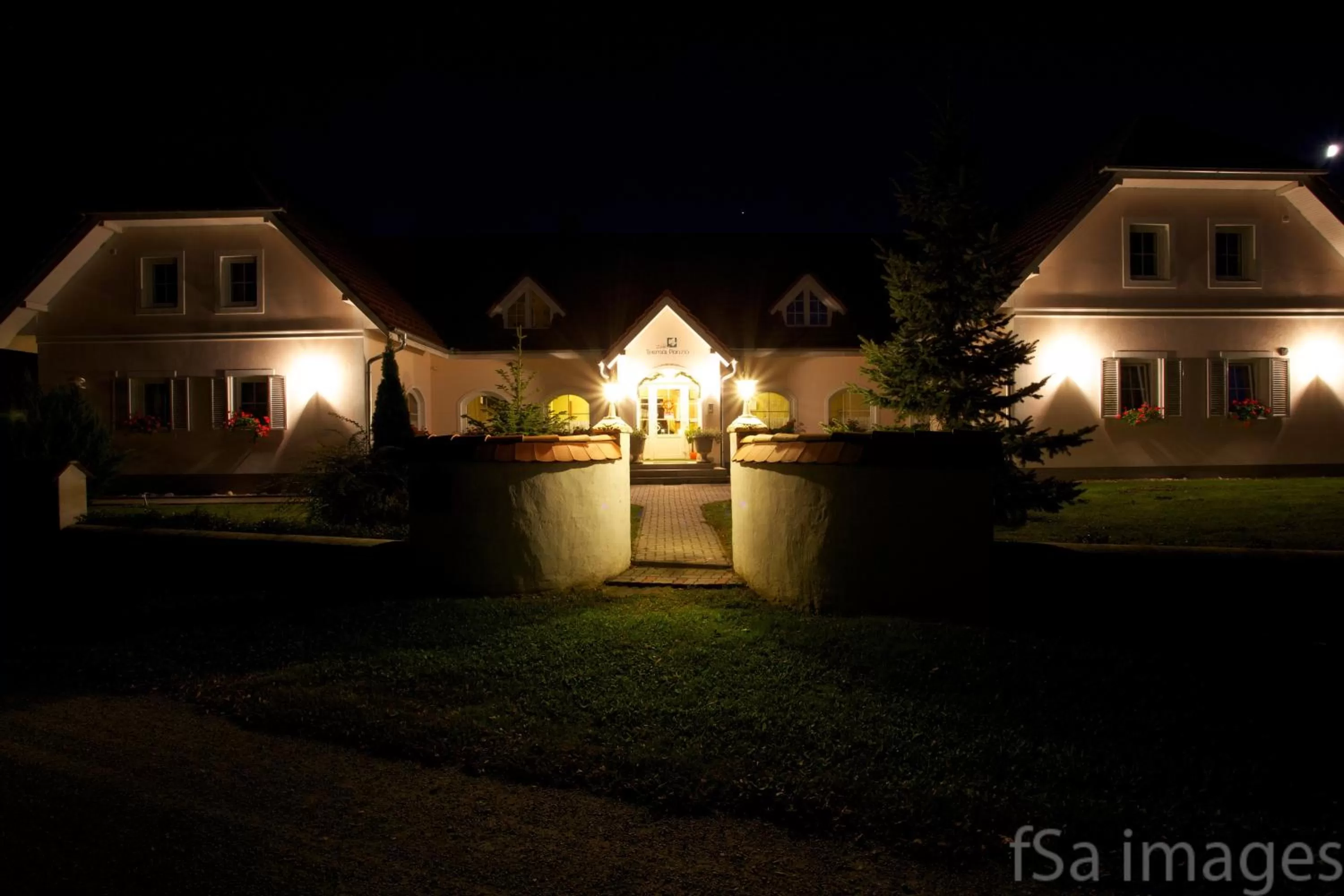 Facade/entrance, Property Building in Hotel Zsida