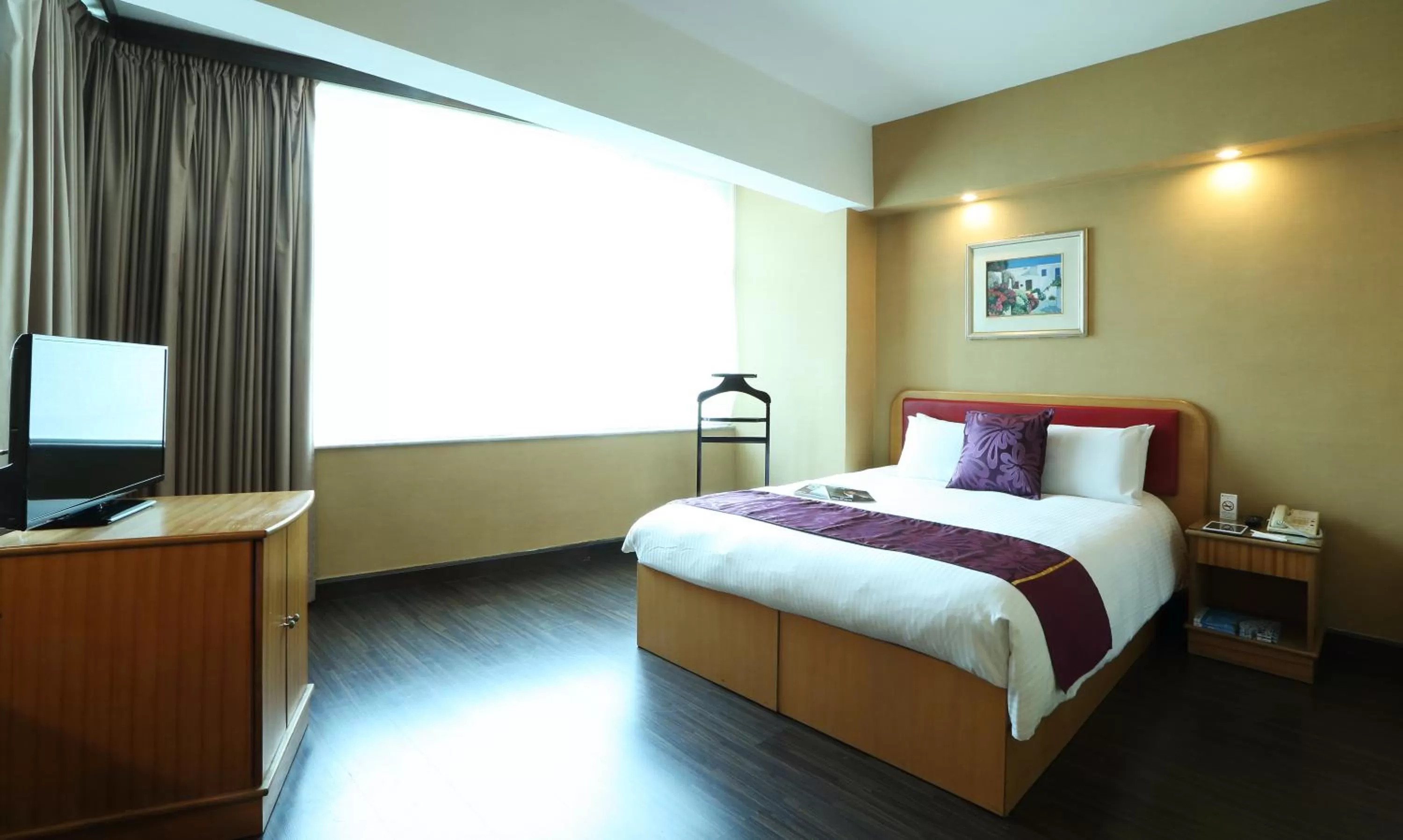 Day, Bed in The Imperial Hotel