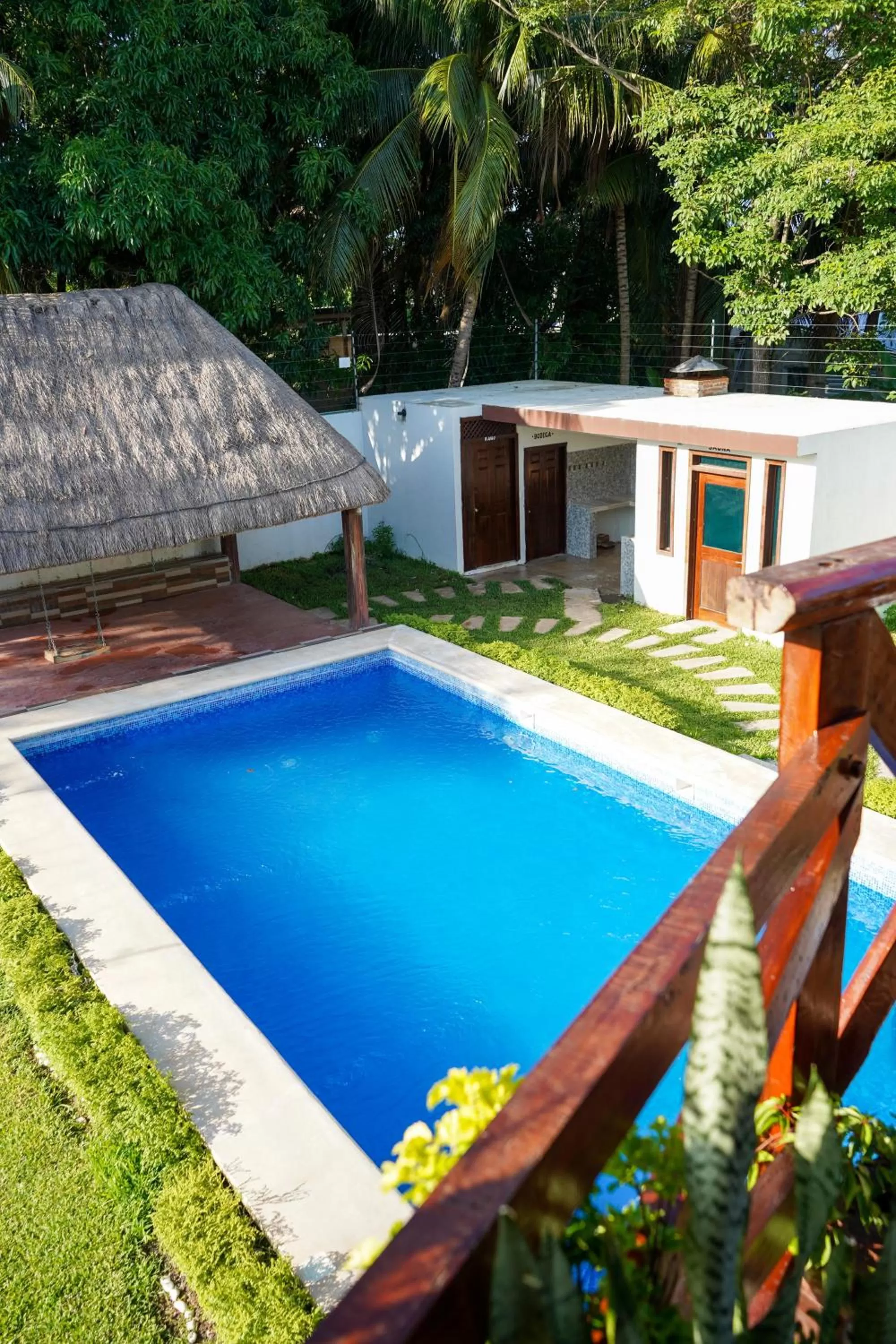 Swimming pool in Framfor Inn