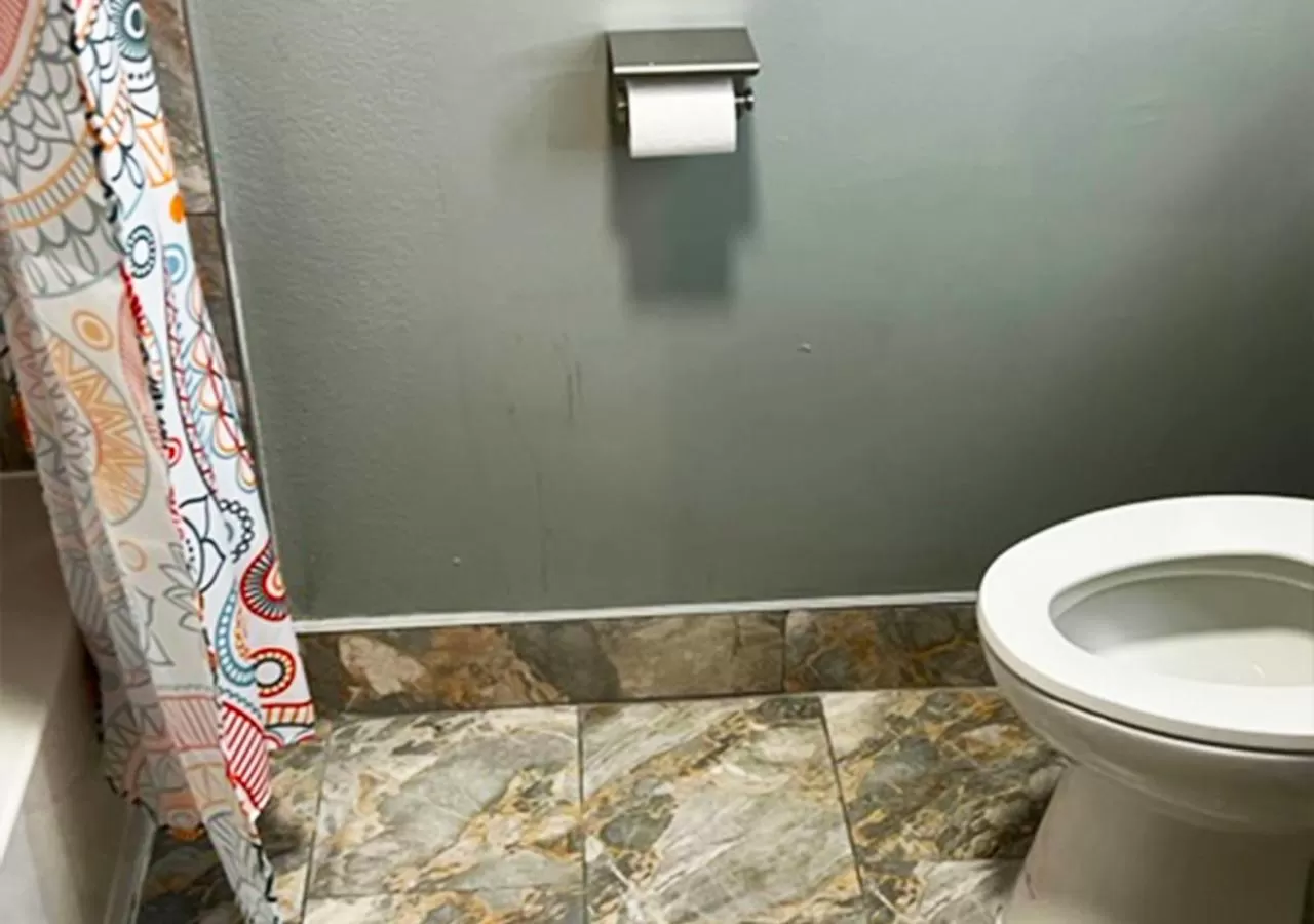 Bathroom in Philly Inn & Suites